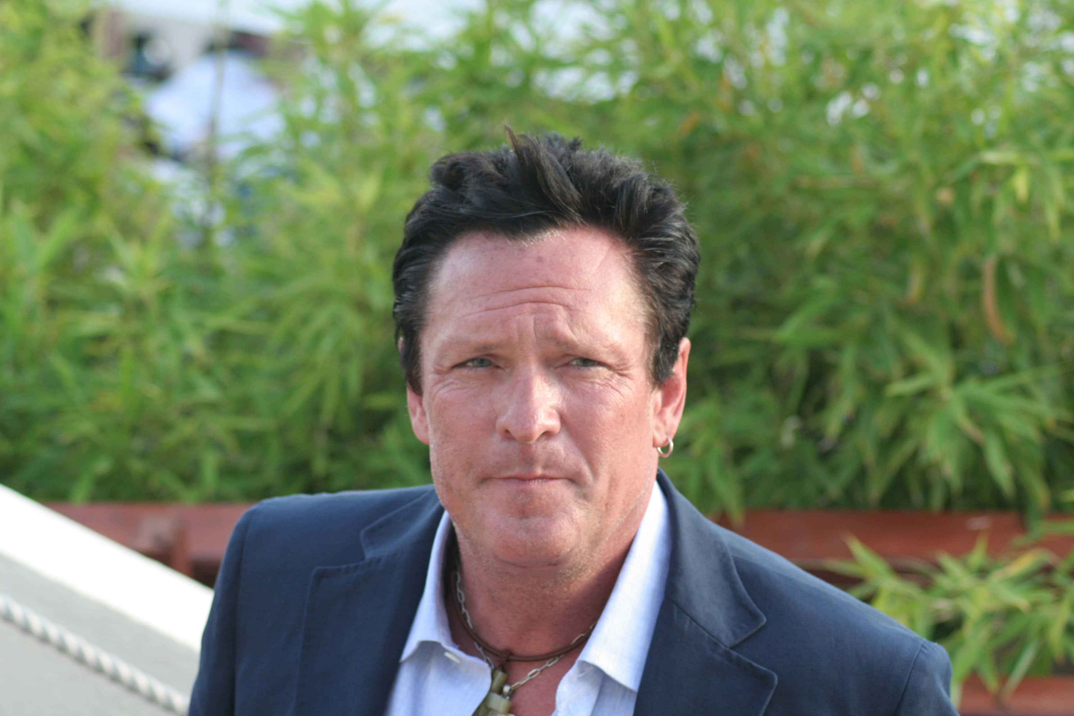 Michael Madsen, navy blazer, white shirt, 2K Desktop Wallpaper