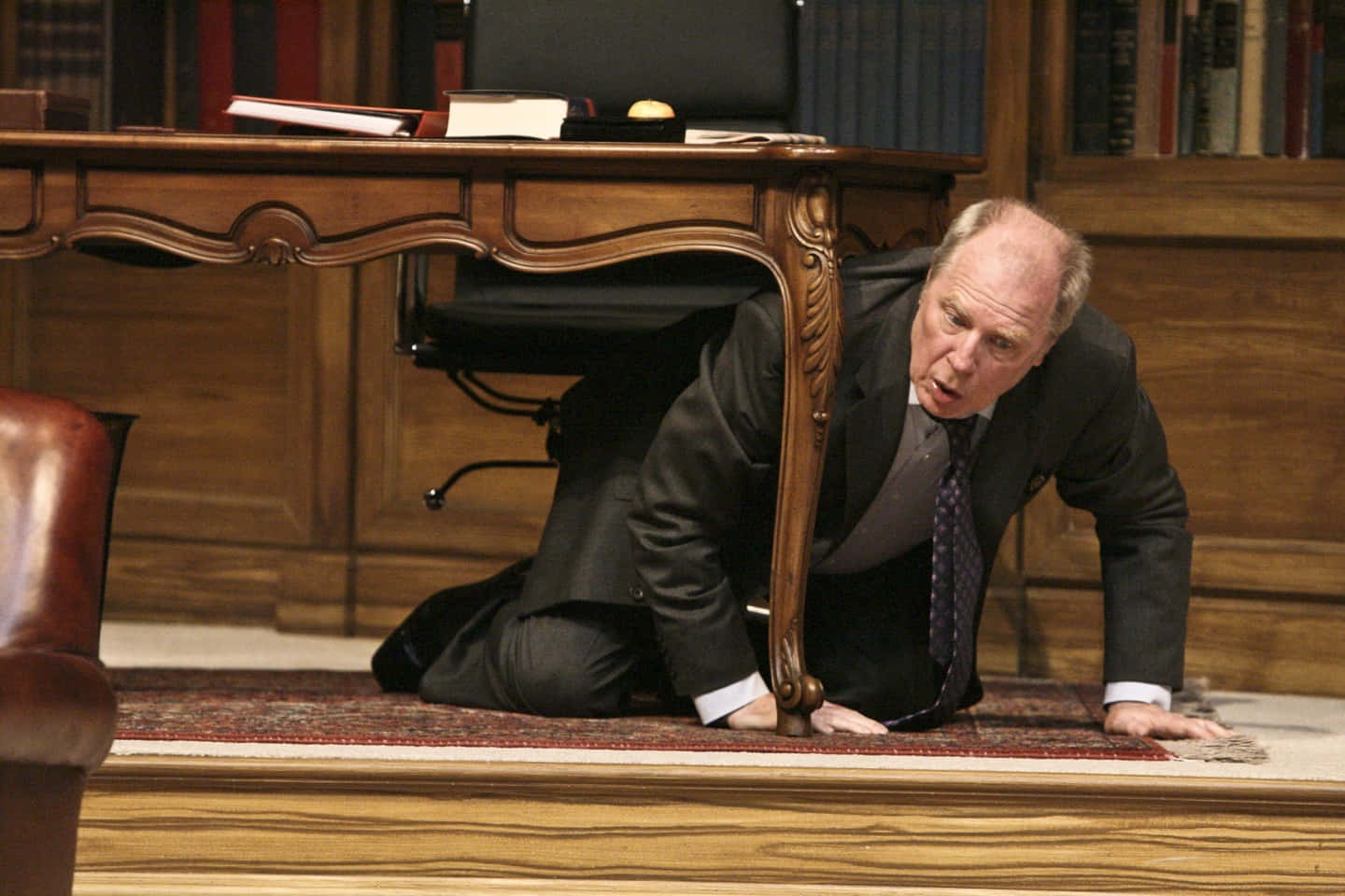Michael McKean, suit, ornate wooden desk, HD Desktop Wallpaper