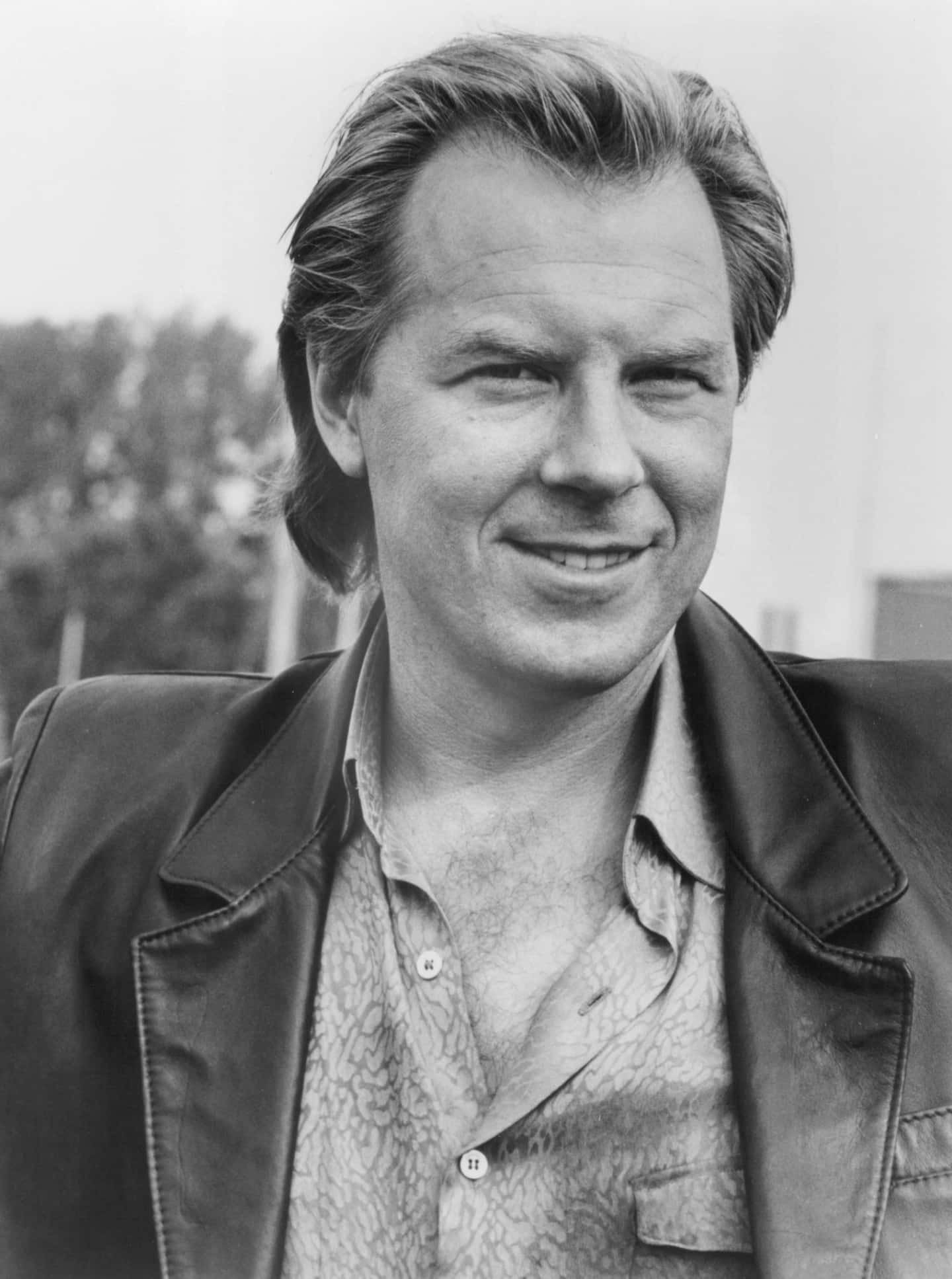 Michael McKean, black and white portrait, styled hair, Full HD Phone Wallpaper