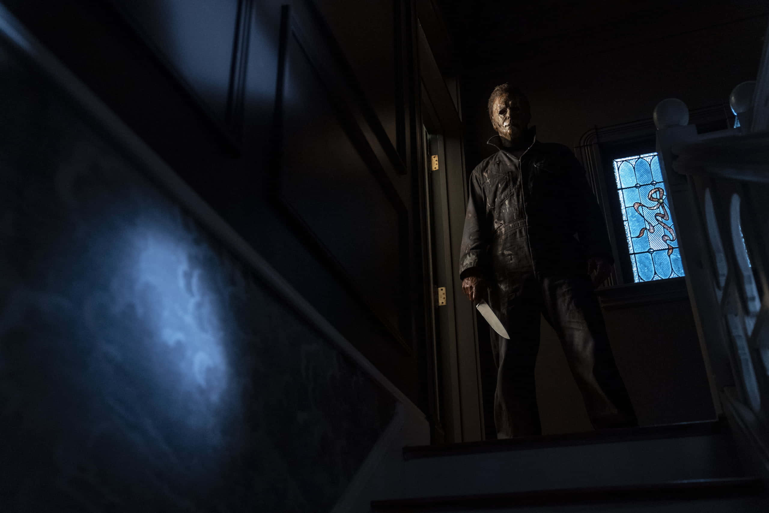 Michael Myers, staircase, dark jacket, 2K Desktop Wallpaper