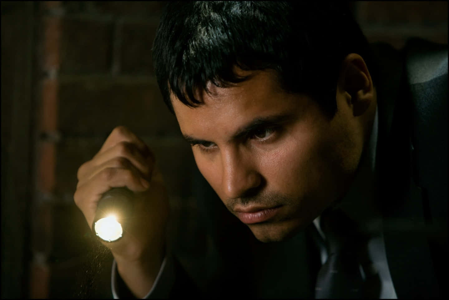 Michael Peña, tweed jacket, patio chair, HD Desktop Wallpaper