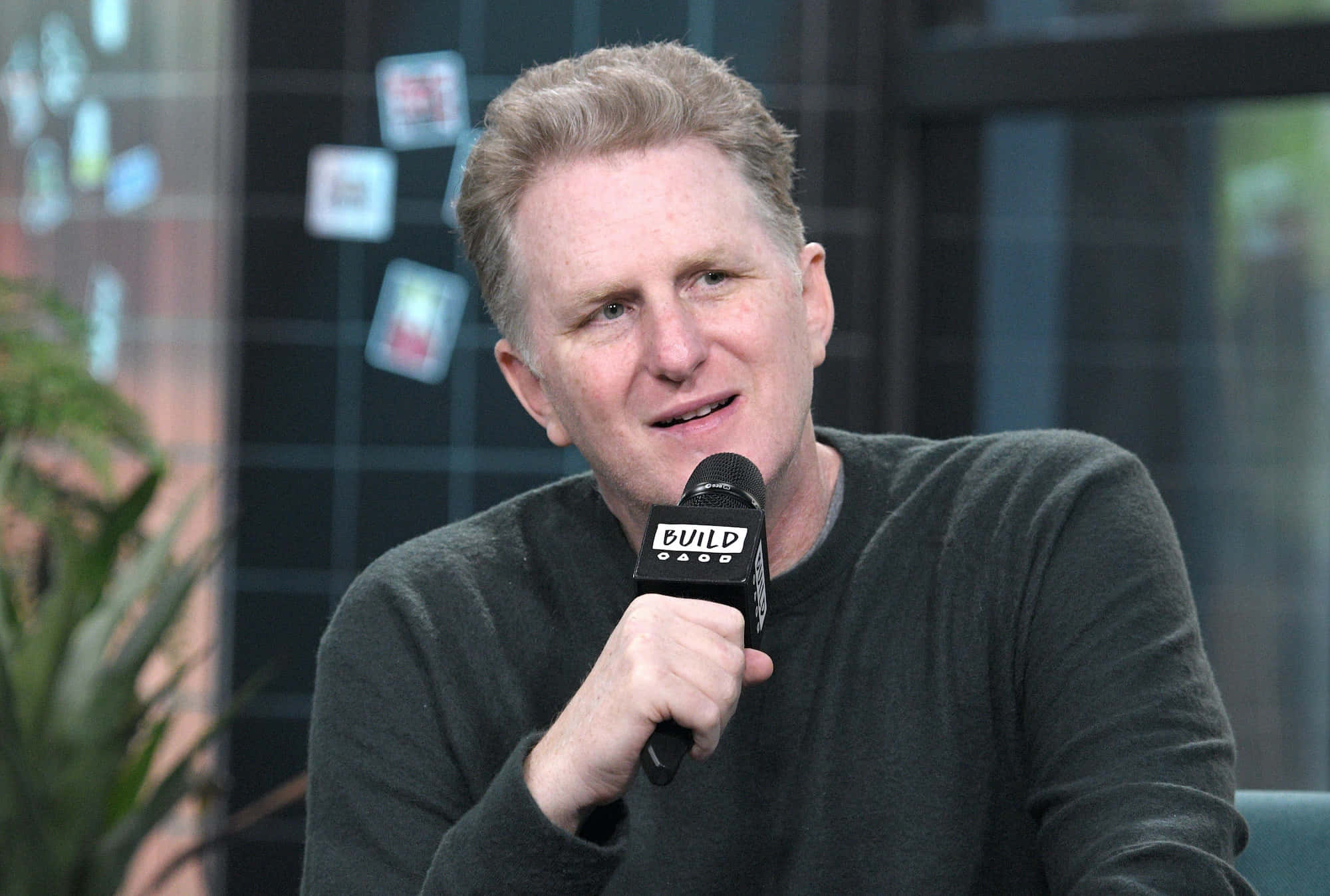 Michael Rapaport, black microphone, BUILD, Full HD Desktop Wallpaper