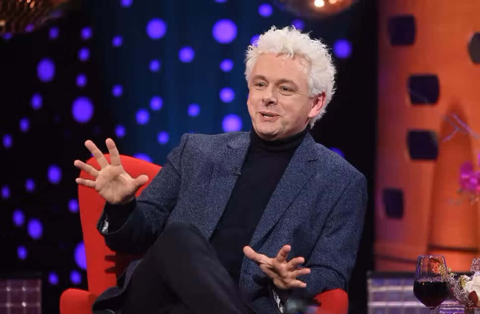 Michael Sheen, white hair, red chair, SD Desktop Wallpaper