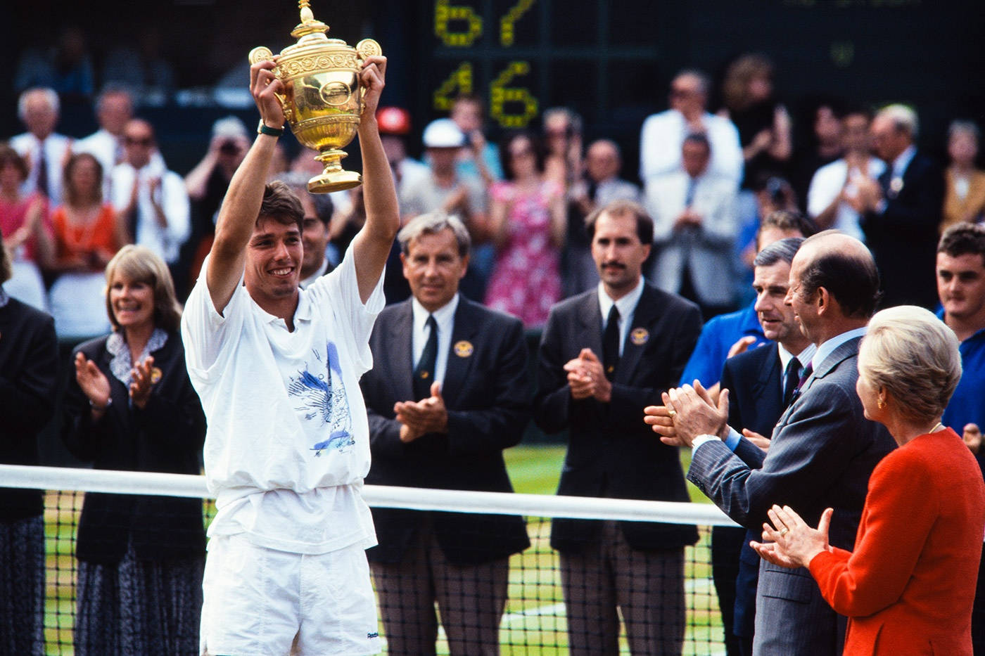 Michael Stich, golden trophy, grass court, HD Desktop Wallpaper