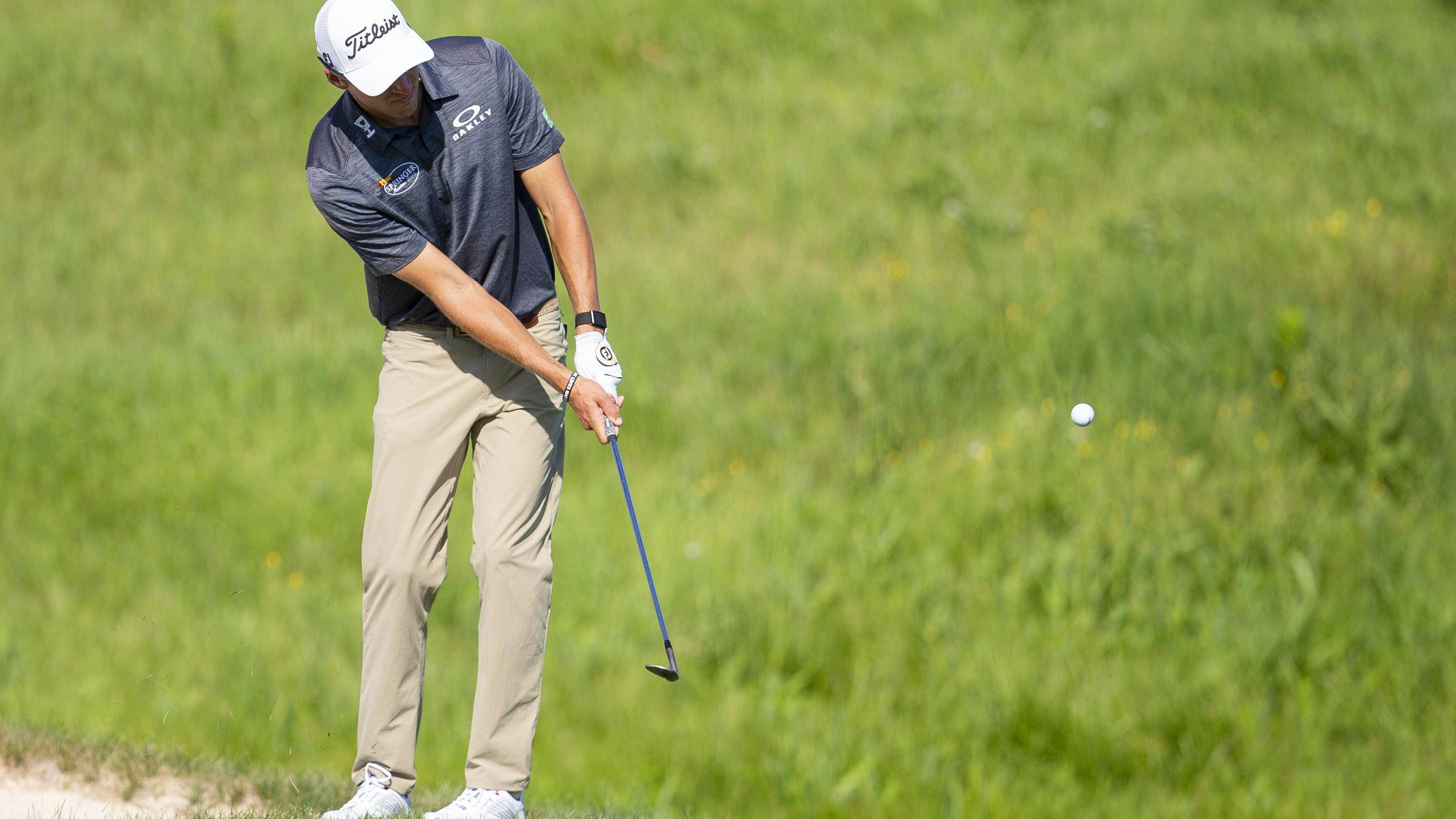 Michael Thompson, golf ball, white cap, 2K Desktop Wallpaper