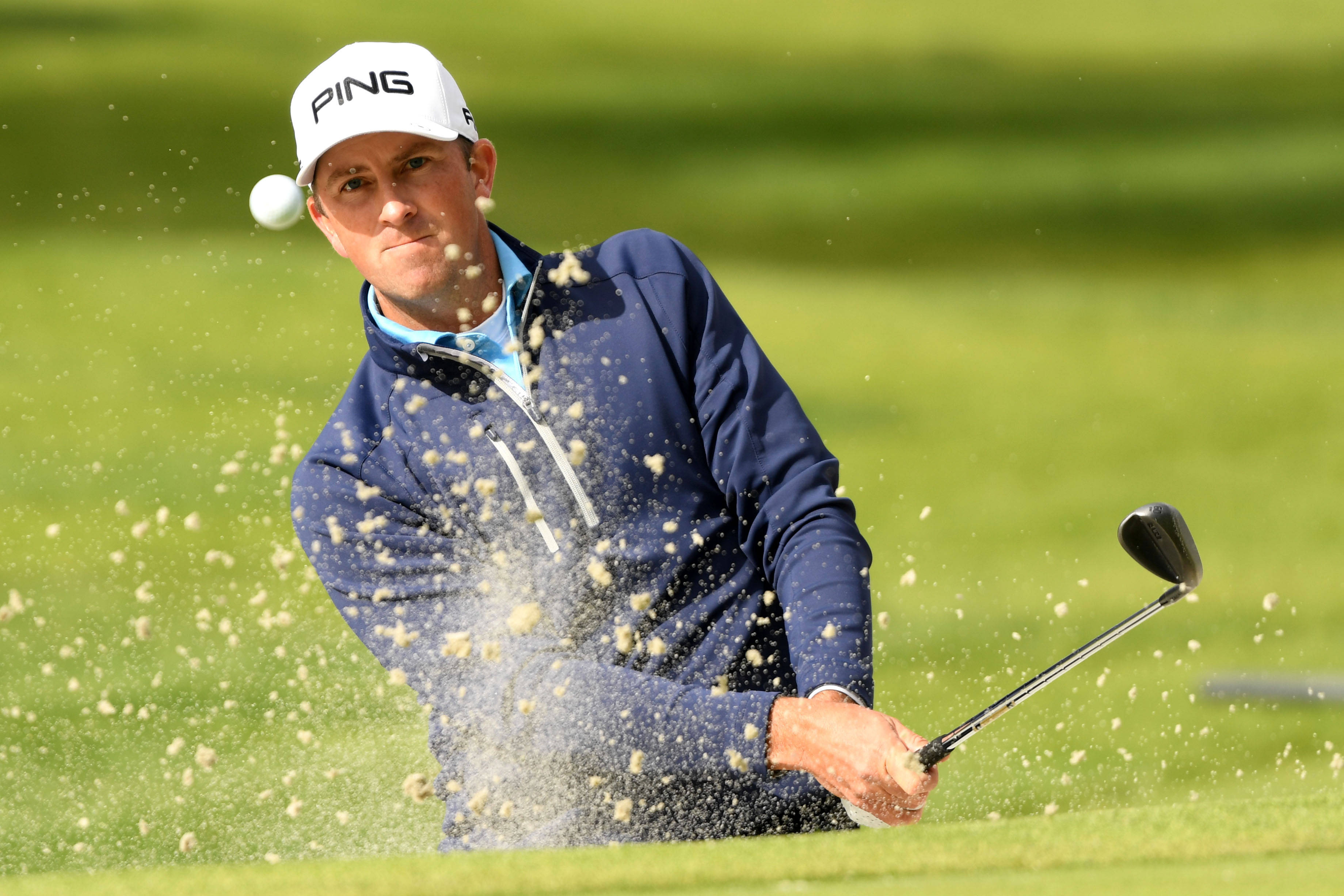 Michael Thompson, blue jacket, sand wedge, 2K Desktop Wallpaper