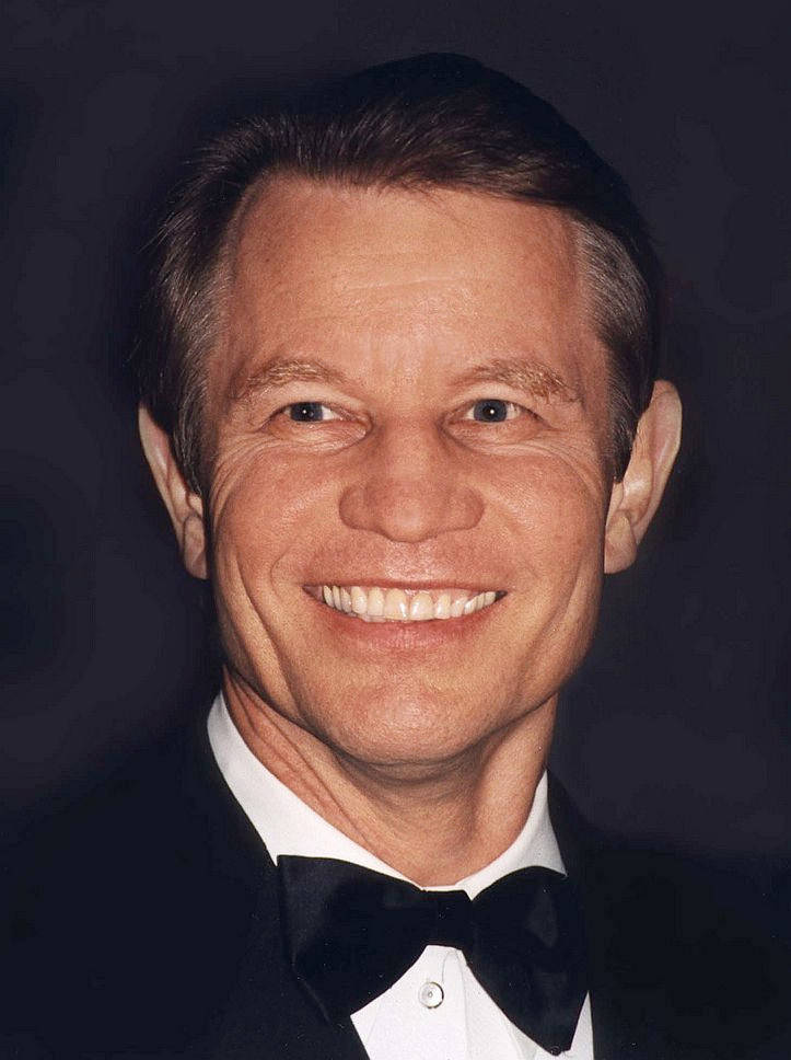 Michael York, black tuxedo, bow tie, SD Phone Wallpaper