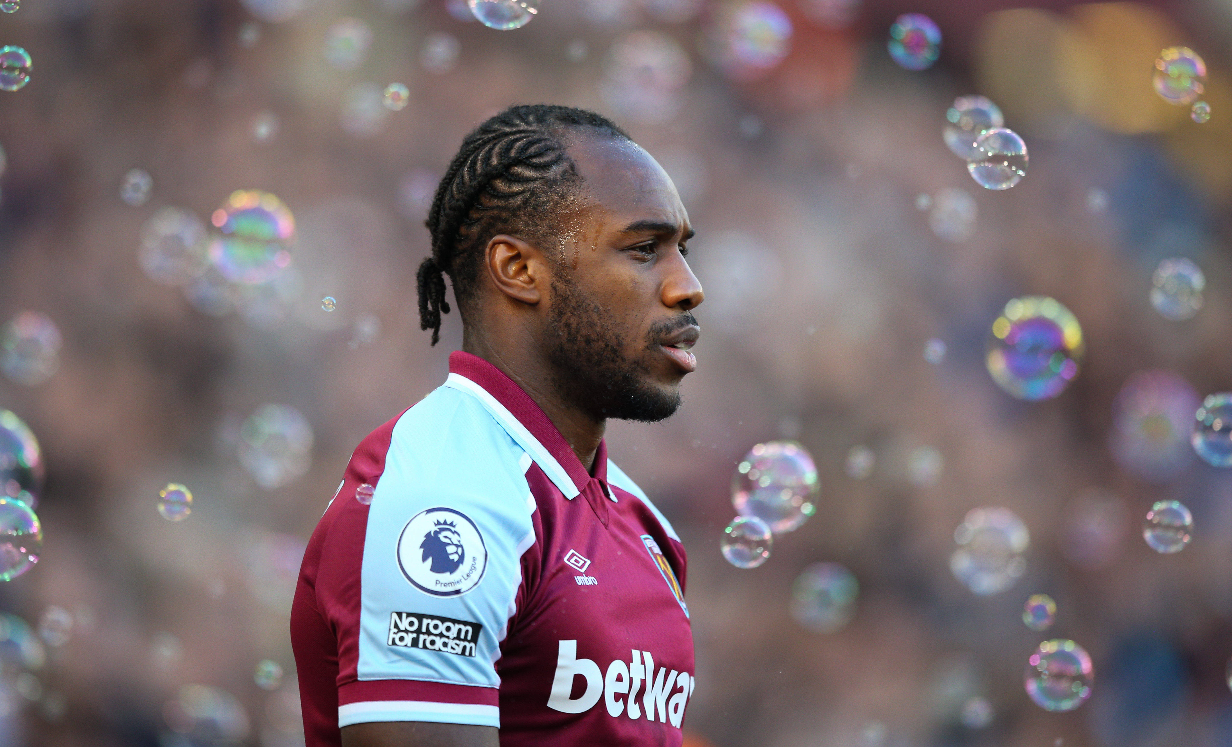 Michail Antonio, maroon and light blue jersey, colorful soap bubbles, 4K Desktop Wallpaper