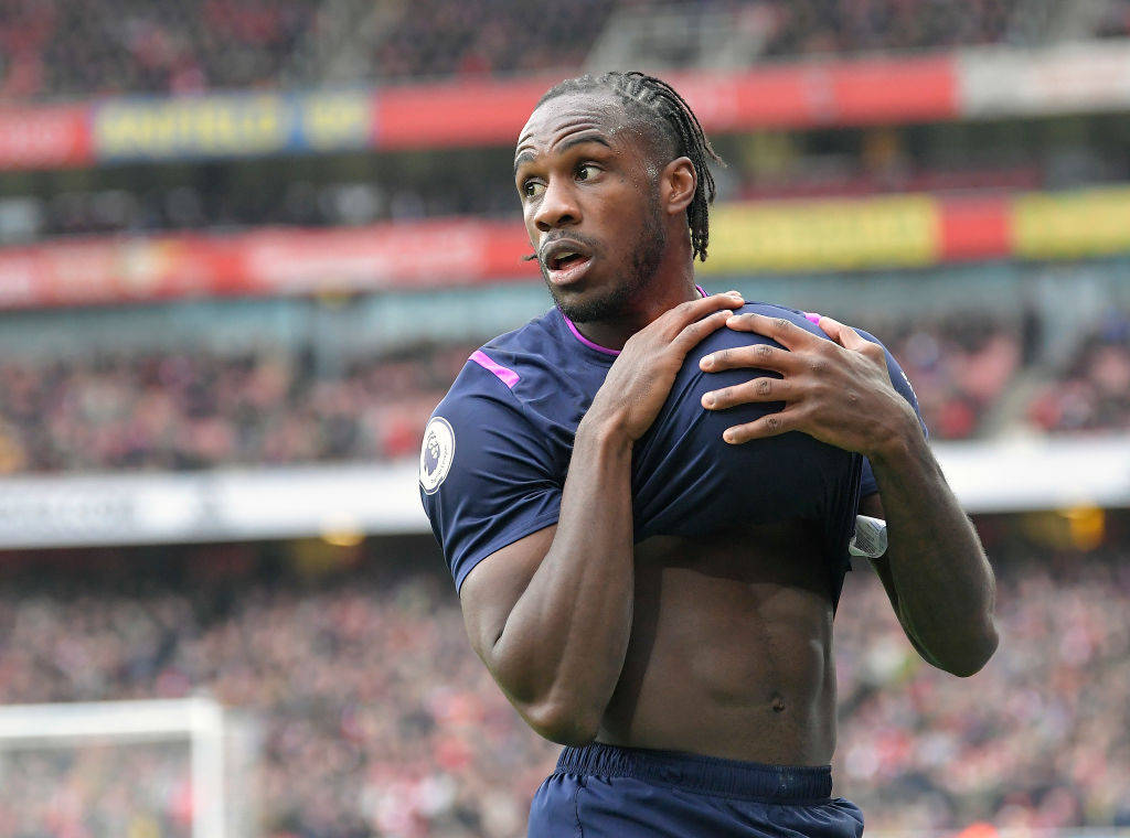 Michail Antonio, navy jersey, crowded stadium, SD Desktop Wallpaper