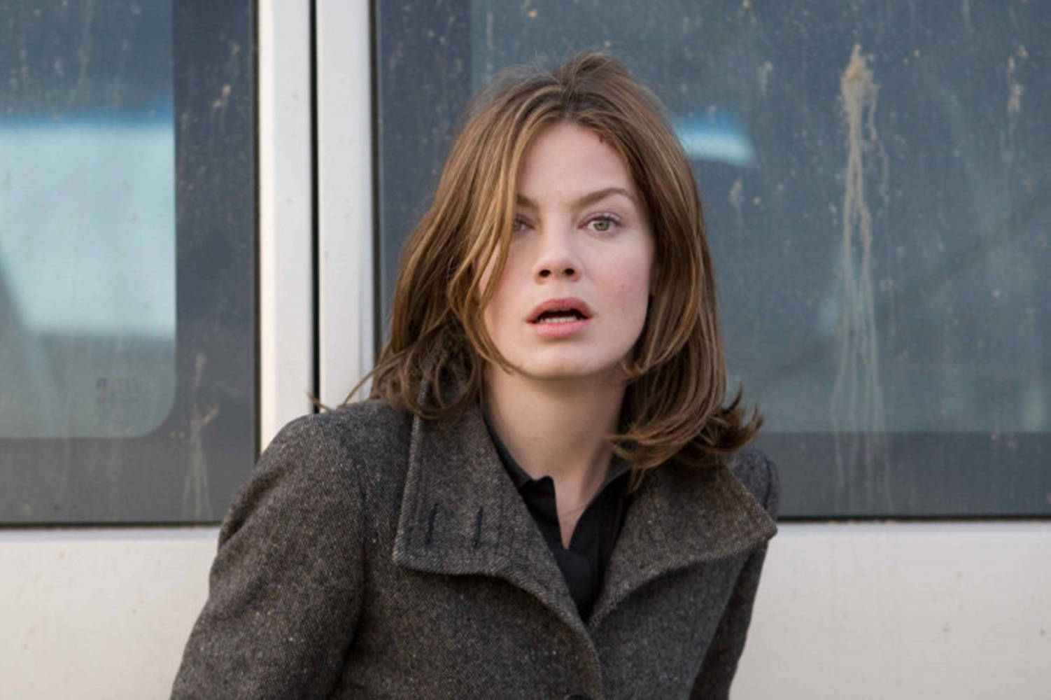 Michelle Monaghan, brown hair, gray coat, HD Desktop Wallpaper