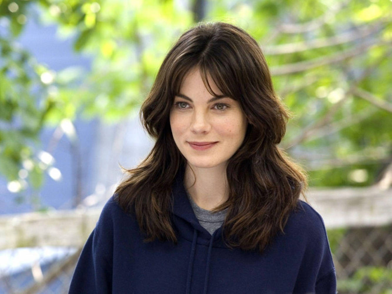 Michelle Monaghan, brown hair, navy hoodie, HD Desktop Wallpaper