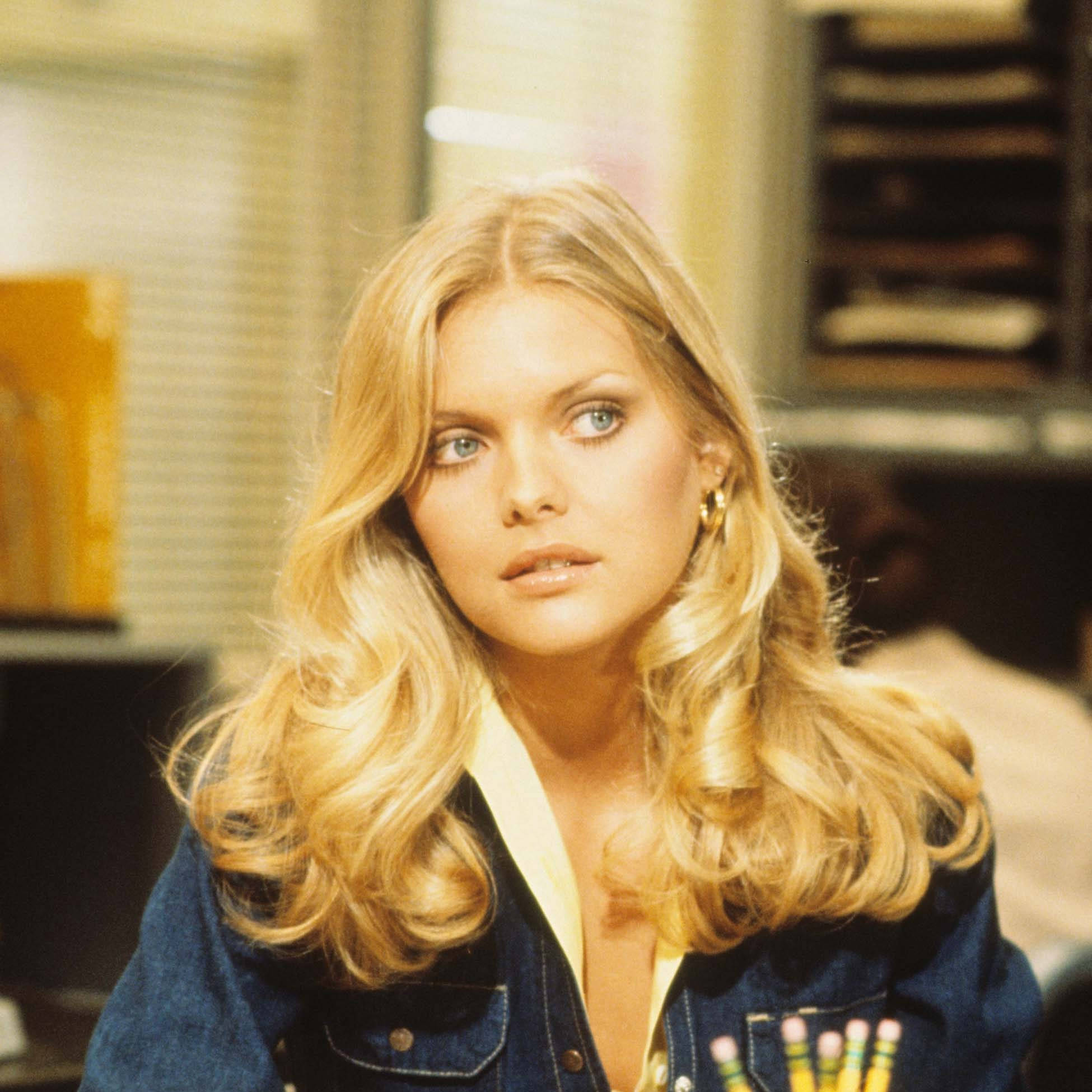 Michelle Pfeiffer, blonde woman, voluminous curls, Full HD Desktop Wallpaper