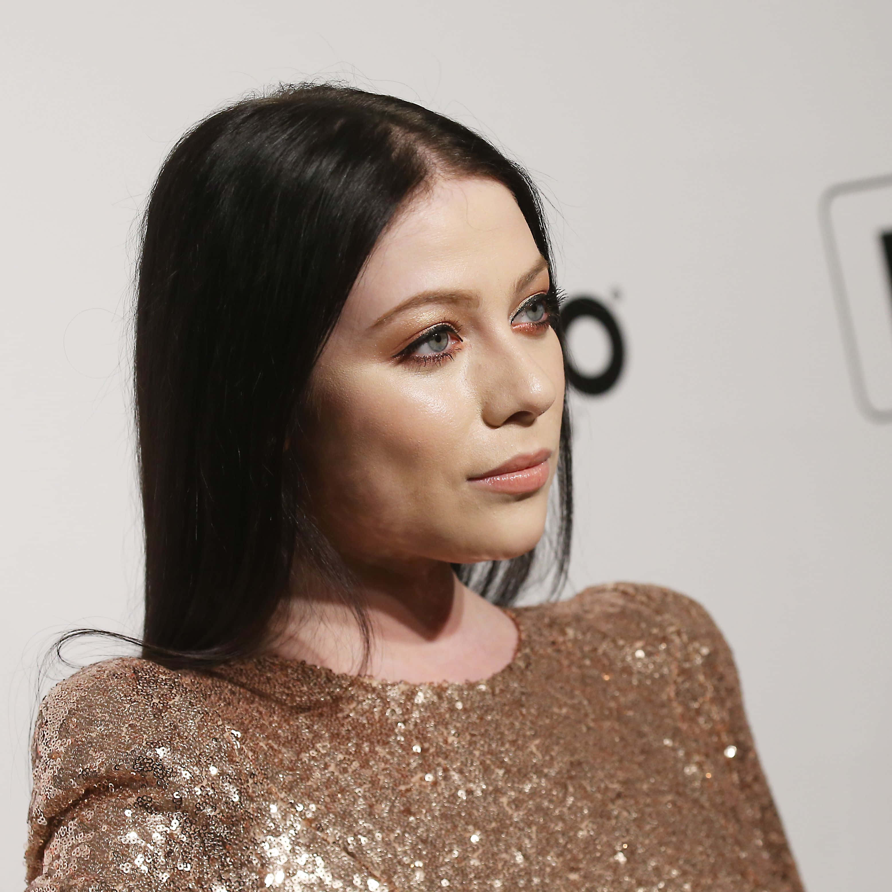 Michelle Trachtenberg, rose gold sequined top, long dark hair, 2K Desktop Wallpaper