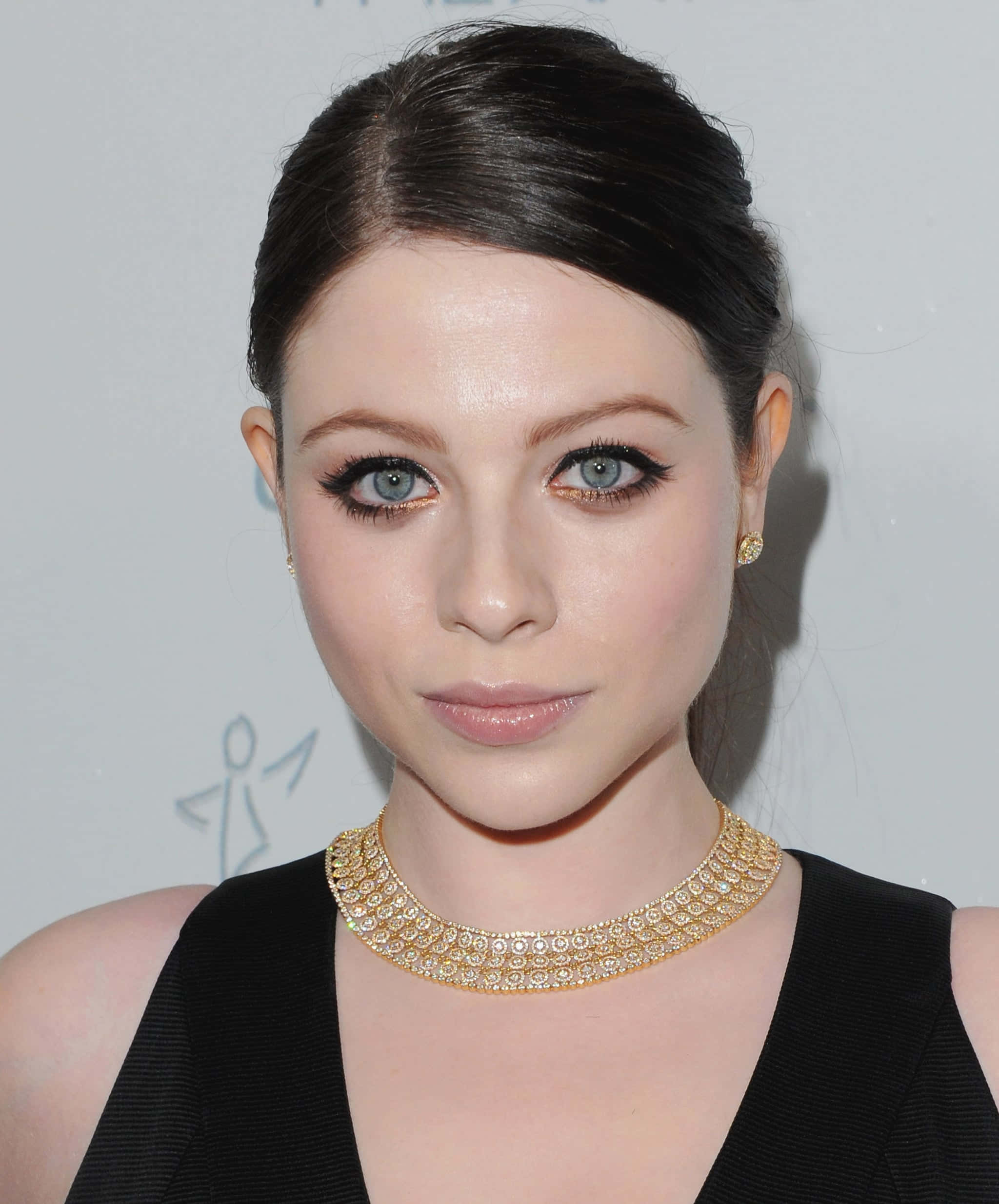 Michelle Trachtenberg, blue eyes, gold choker necklace, Full HD Phone Wallpaper