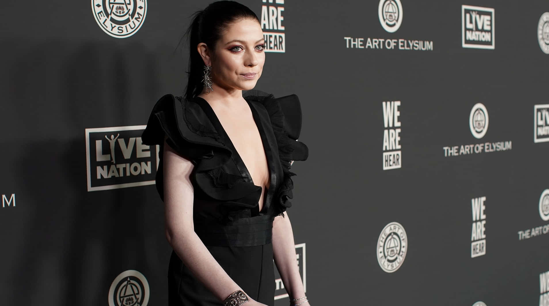 Michelle Trachtenberg, black gown, red carpet, HD Desktop Wallpaper