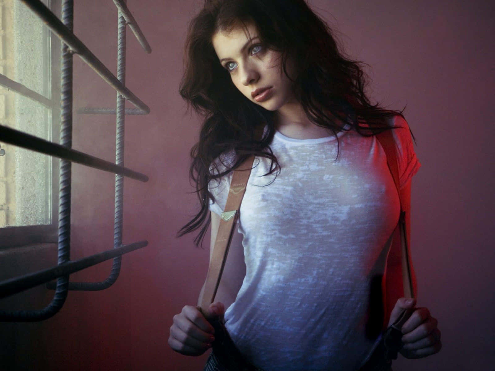 Michelle Trachtenberg, red lighting, metal bars, HD Desktop Wallpaper