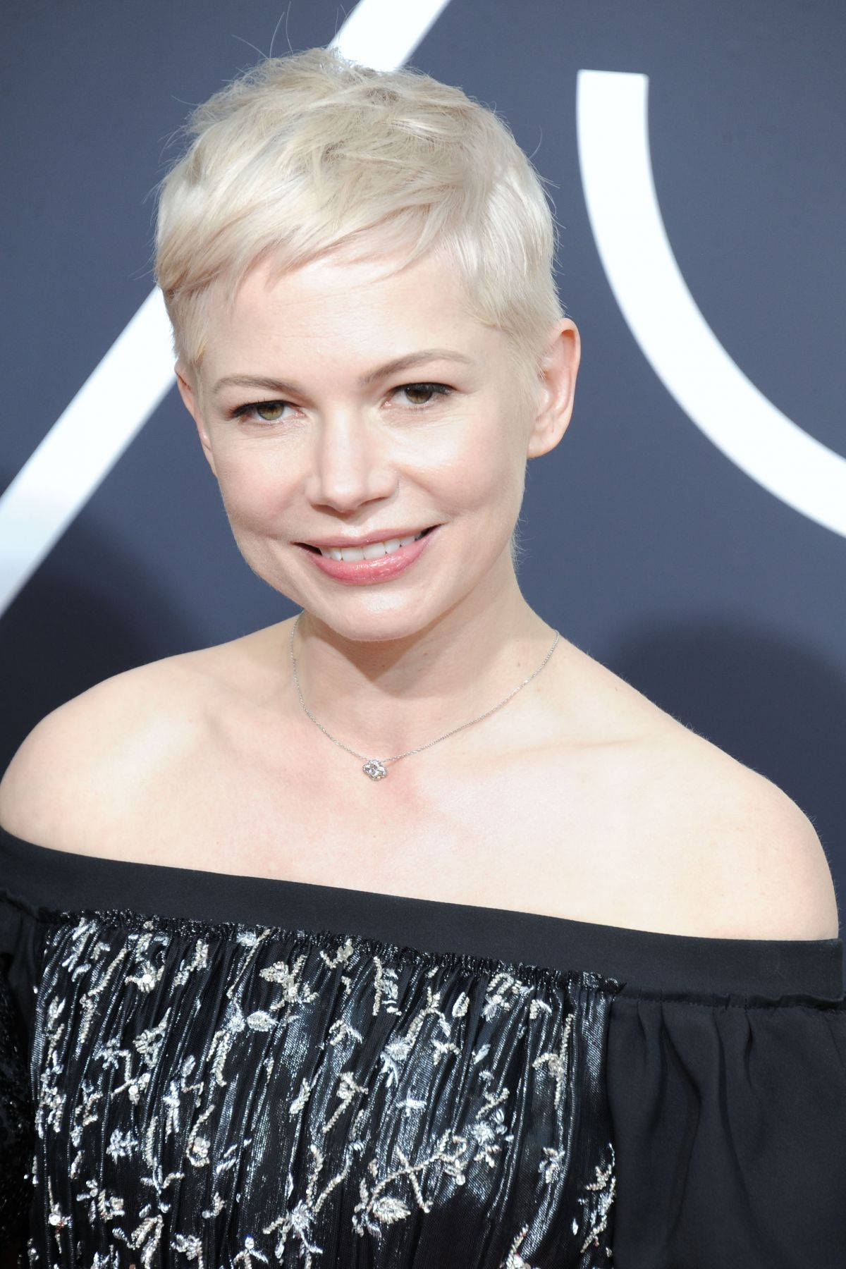 Michelle Williams, 2018 Golden Globe Awards, platinum blonde hair, HD Phone Wallpaper