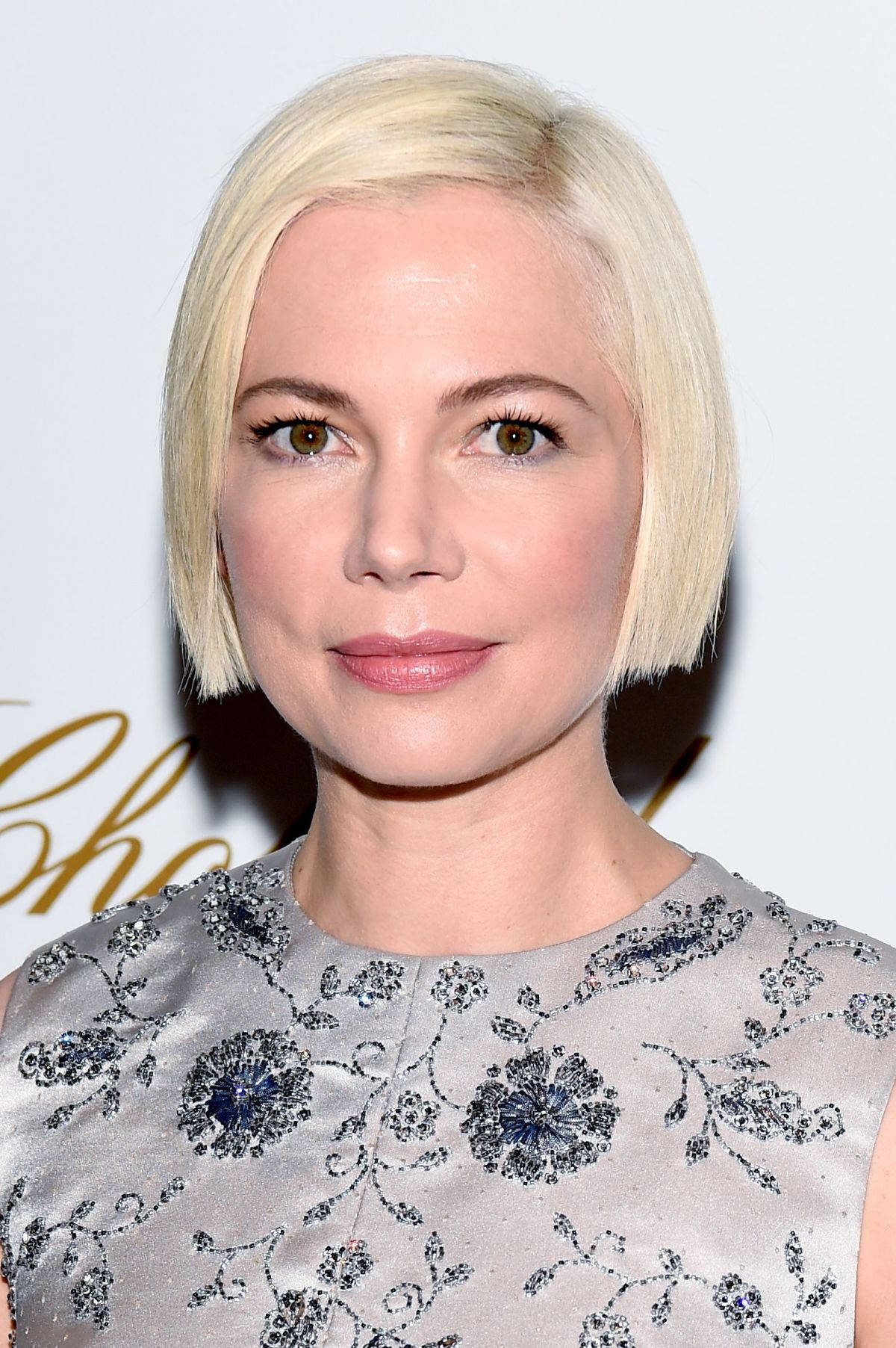 Michelle Williams, platinum blonde bob hair, brown eyes, HD Phone Wallpaper
