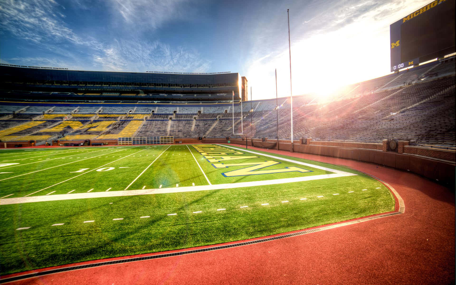 Michigan Stadium, football field, vibrant green, Full HD Desktop Wallpaper