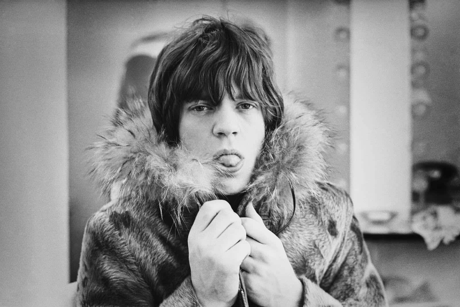Mick Jagger, fur-lined coat, vintage black and white portrait, HD Desktop Wallpaper