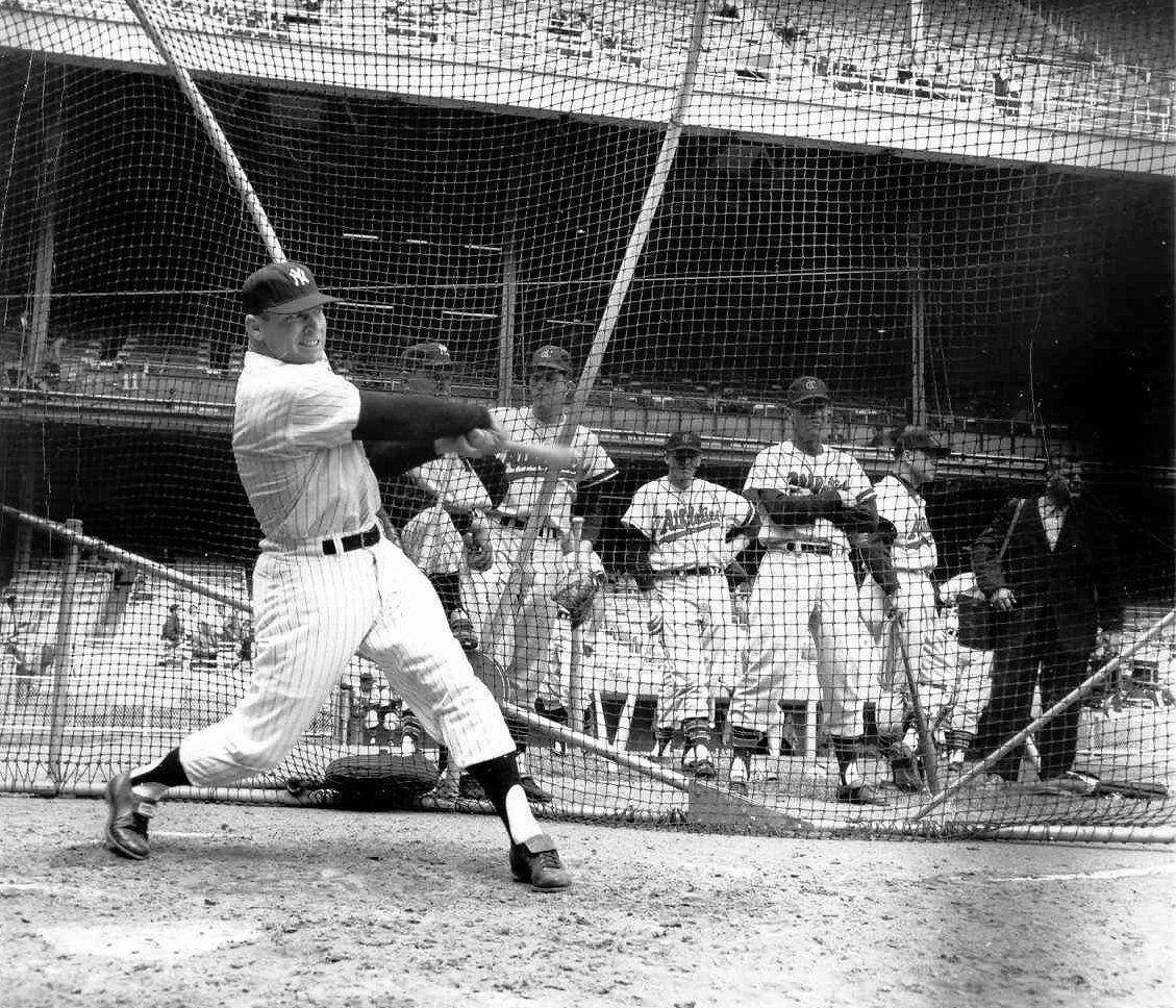 Mickey Mantle, swinging stance, baseball player, SD Desktop Wallpaper