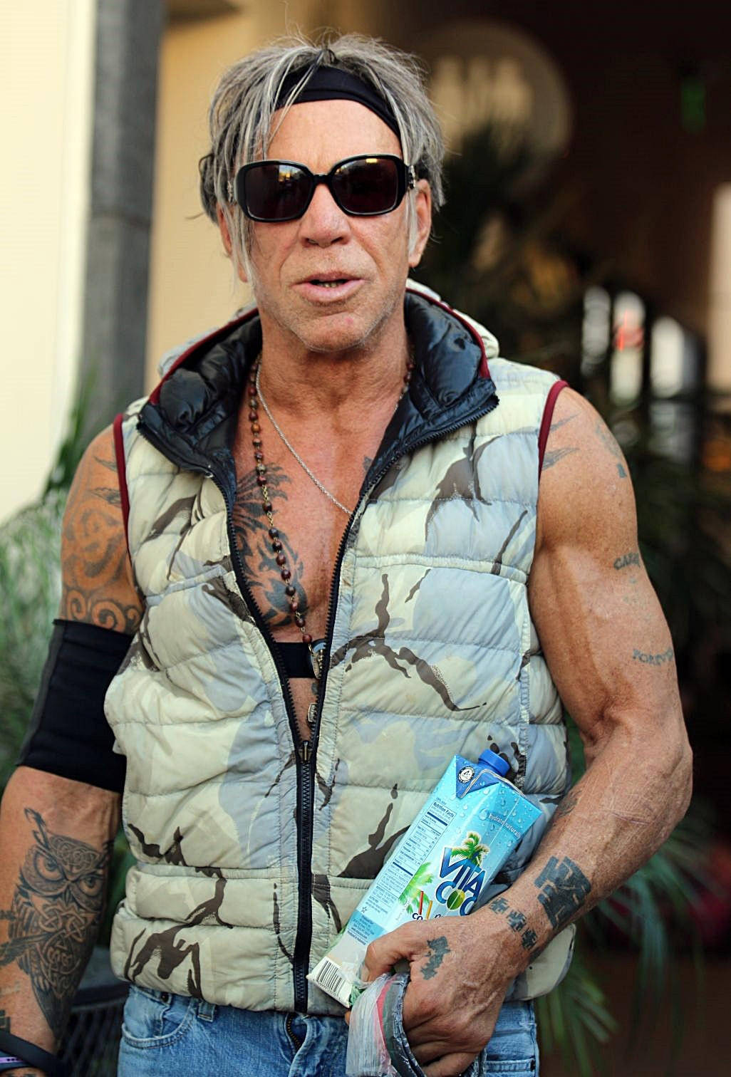 Mickey Rourke, tattooed man, gray hair, HD Phone Wallpaper