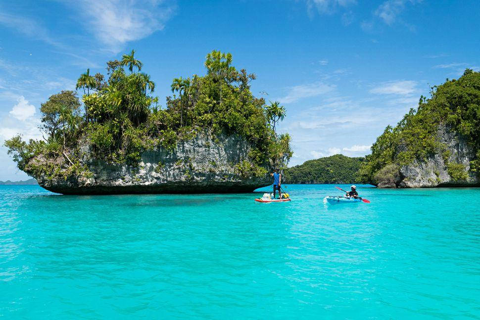 Micronesia, rocky islet, turquoise water, SD Desktop Wallpaper