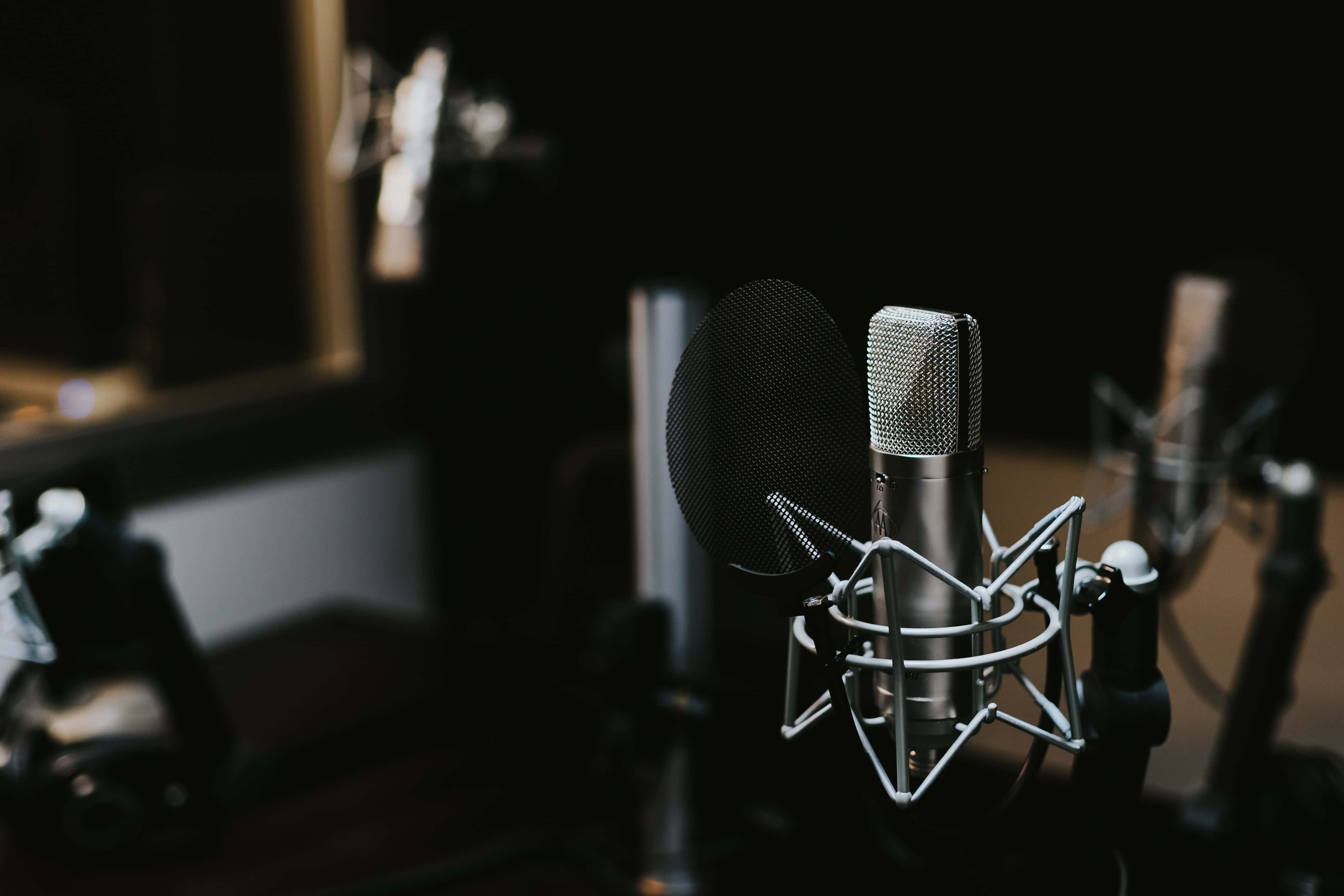 studio microphone, pop filter, shock mount, 4K Desktop Wallpaper