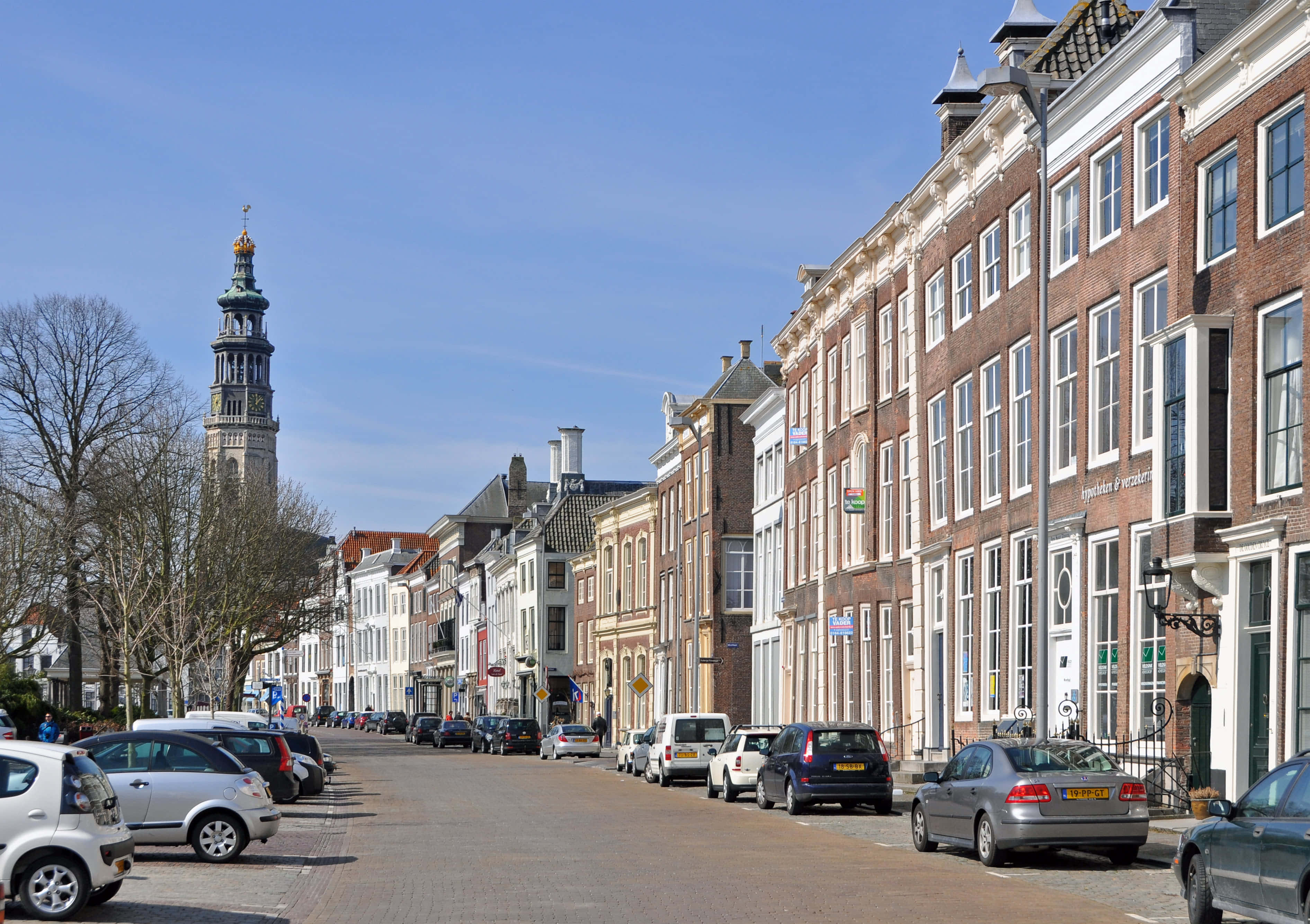 Middelburg, historic European street, brick buildings, 2K Desktop Wallpaper