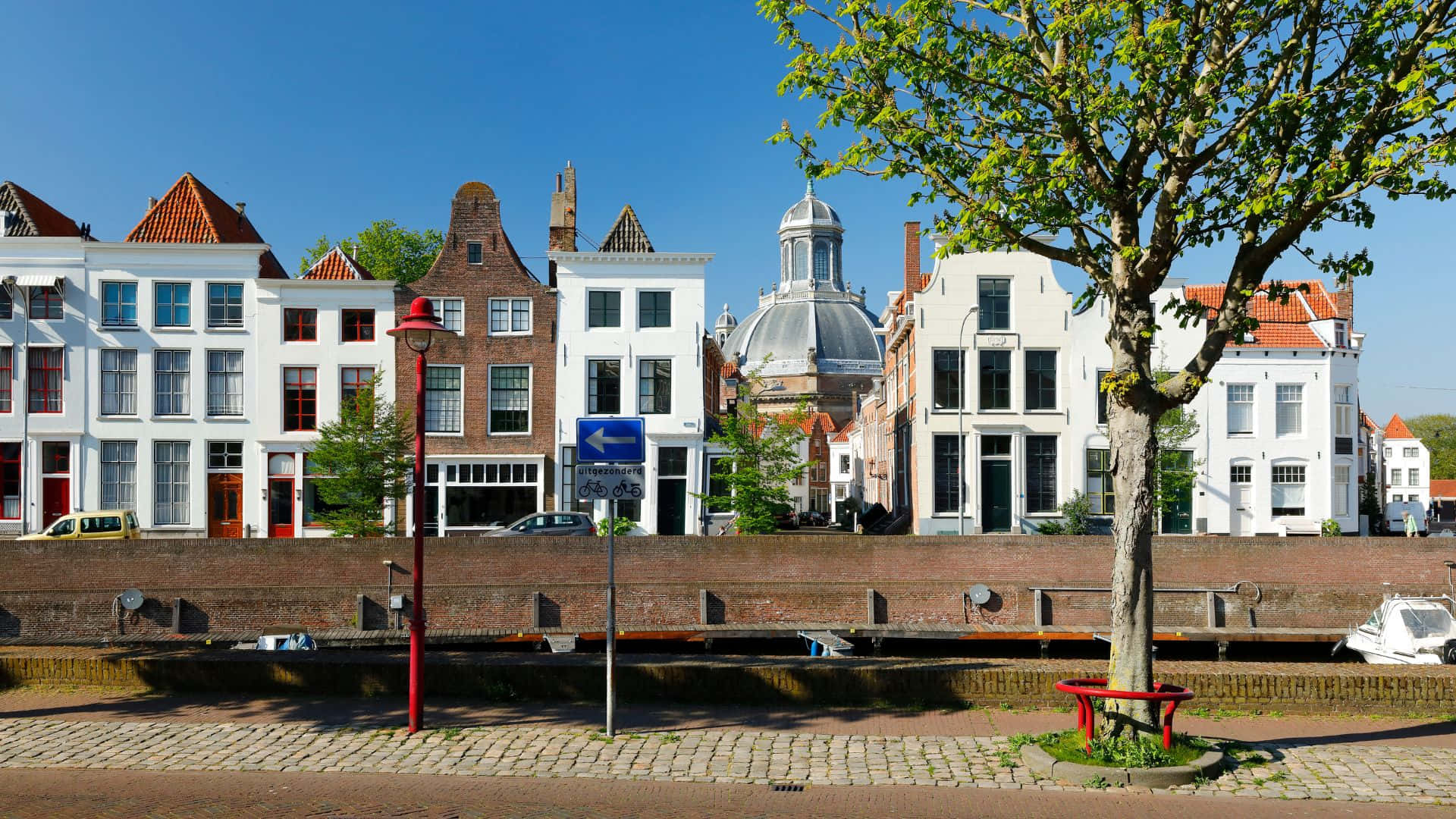 Middelburg, historic Dutch architecture, canal-side street, Full HD Desktop Wallpaper