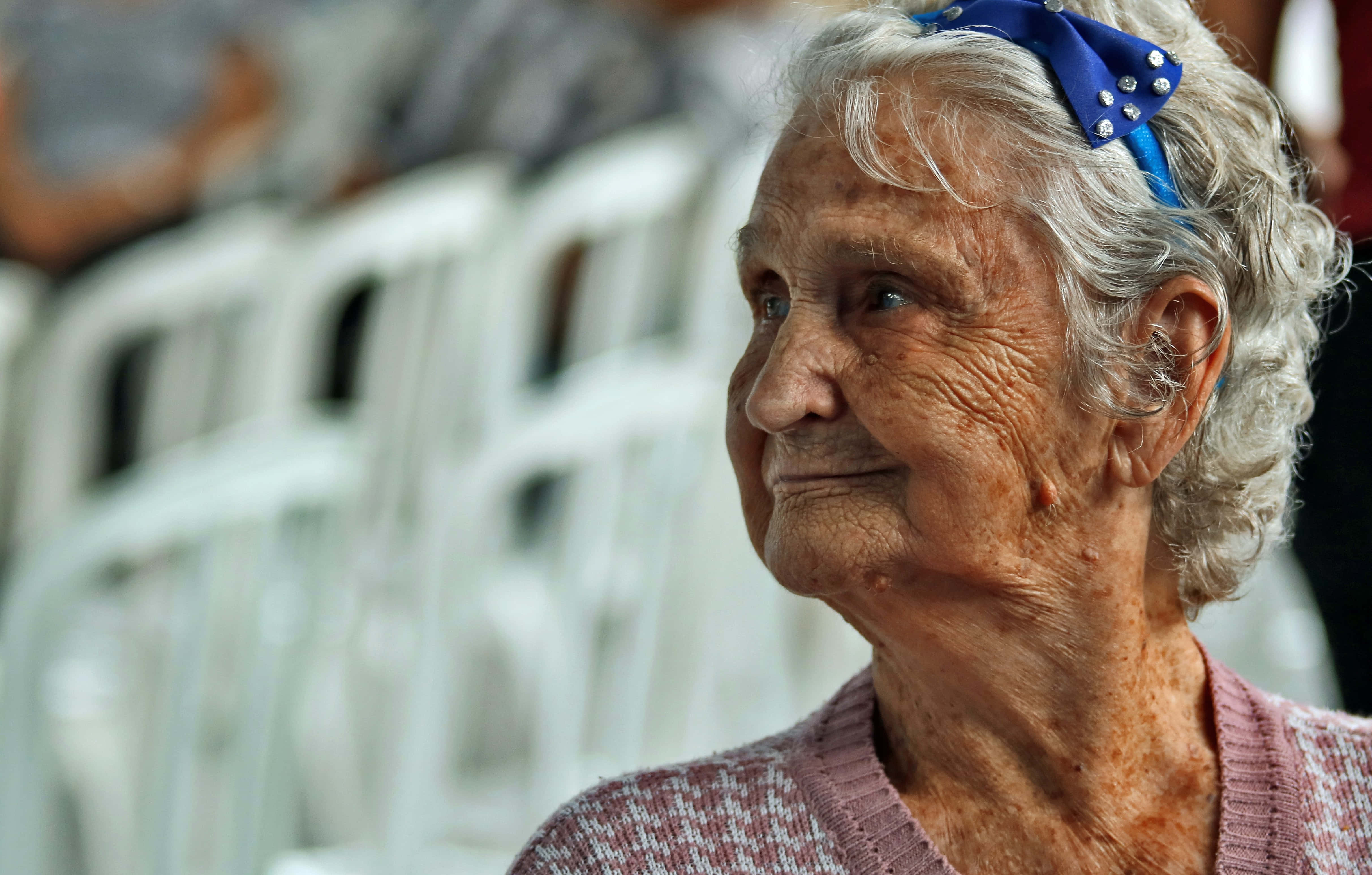 mature old woman, silver hair, blue bow, 4K Desktop Wallpaper