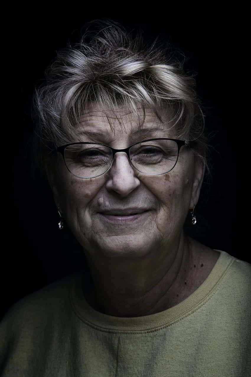 middle aged woman, glasses, silver hair, SD Phone Wallpaper