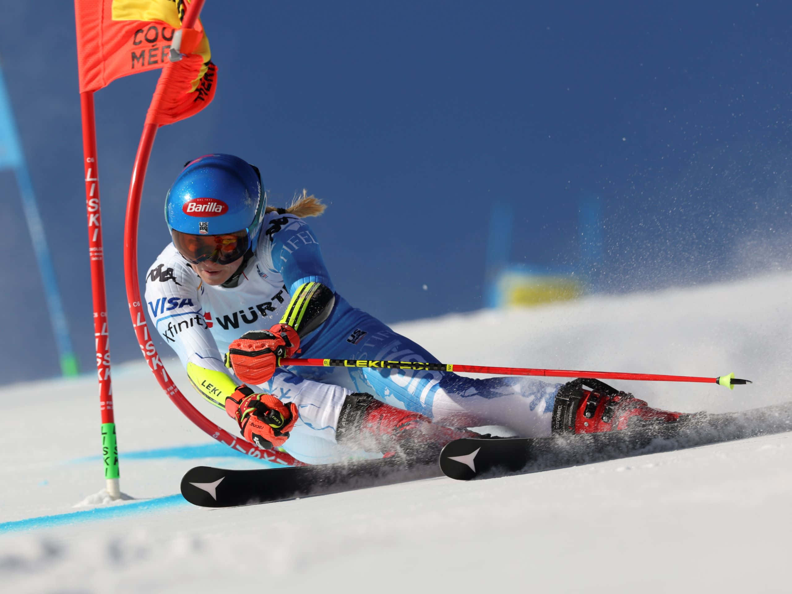 Mikaela Shiffrin, blue gear, red gate, 2K Desktop Wallpaper