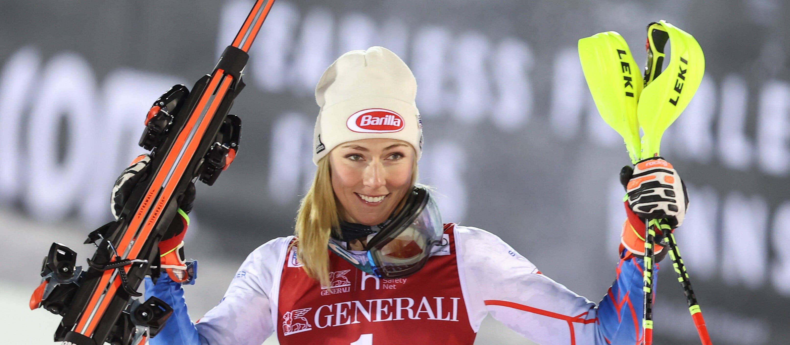 Mikaela Shiffrin, red bib, white beanie, 2K Desktop Wallpaper