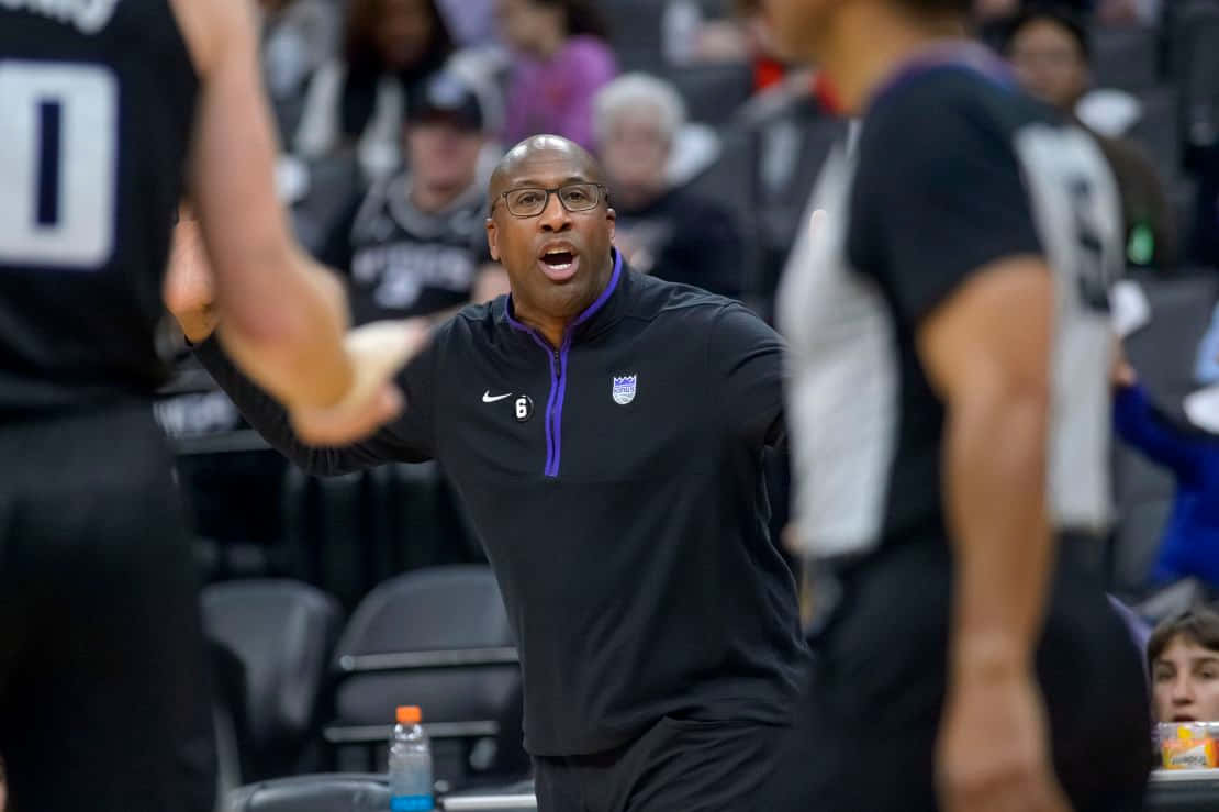 Mike Brown, basketball coach, black pullover with purple zipper, SD Desktop Wallpaper