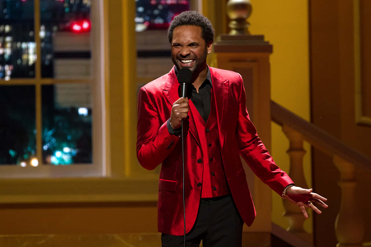 Mike Epps, vibrant red suit, microphone, HD Desktop Wallpaper