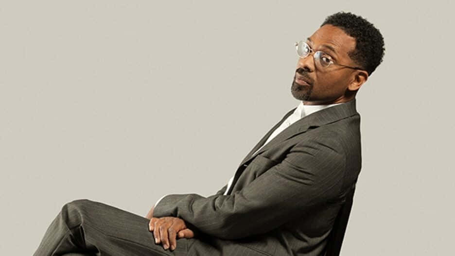 Mike Epps, gray suit, glasses, SD Desktop Wallpaper