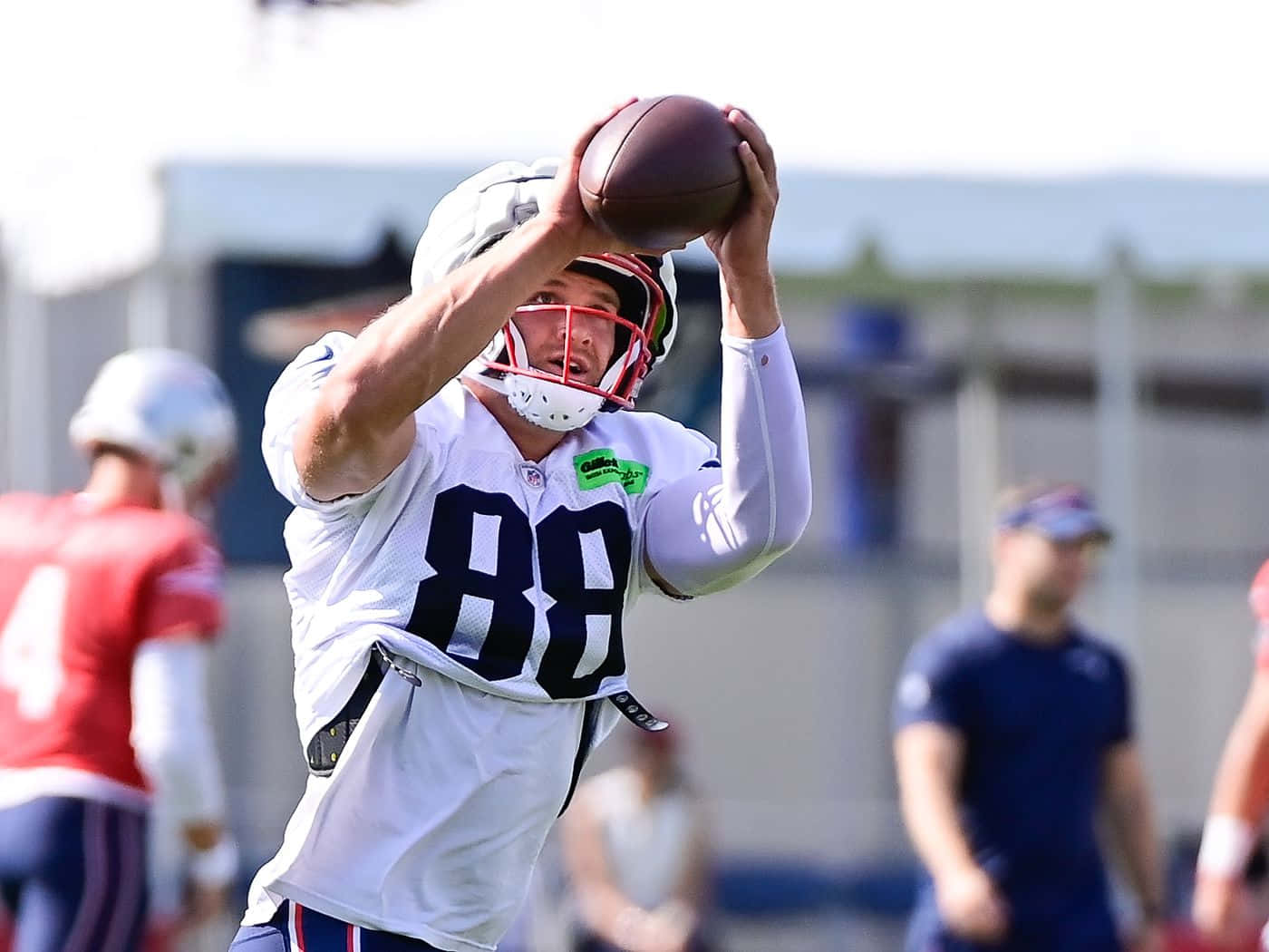 Mike Gesicki, number 88, white jersey, HD Desktop Wallpaper