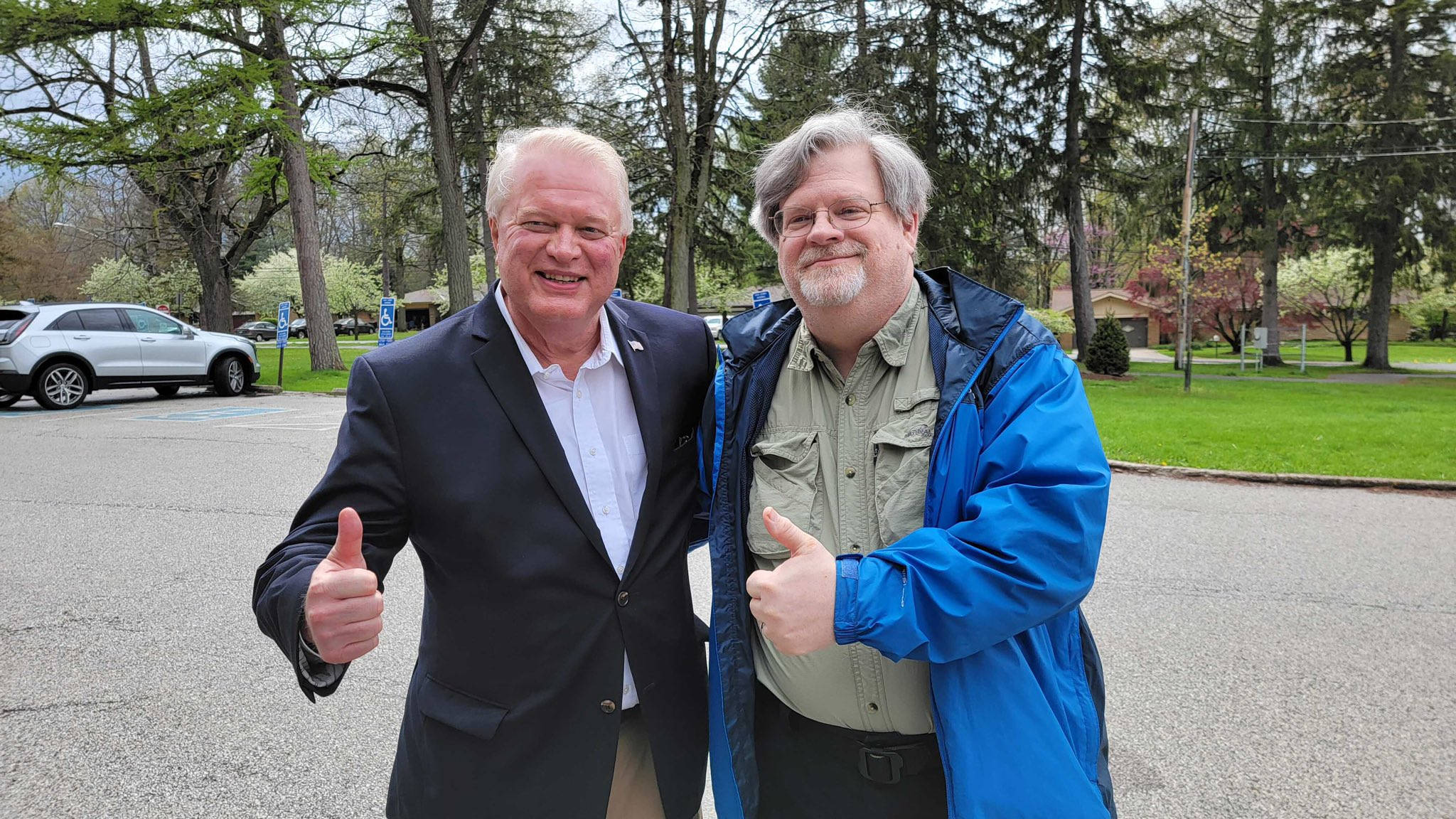 Mike Gibbons, thumbs up, tree-lined parking lot, Full HD Desktop Wallpaper