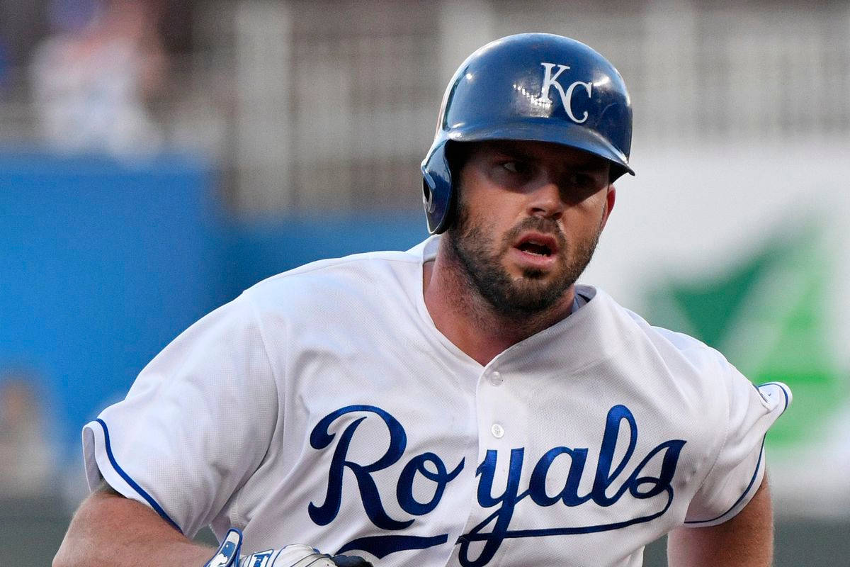 Mike Moustakas, white Royals uniform, blue helmet, SD Desktop Wallpaper