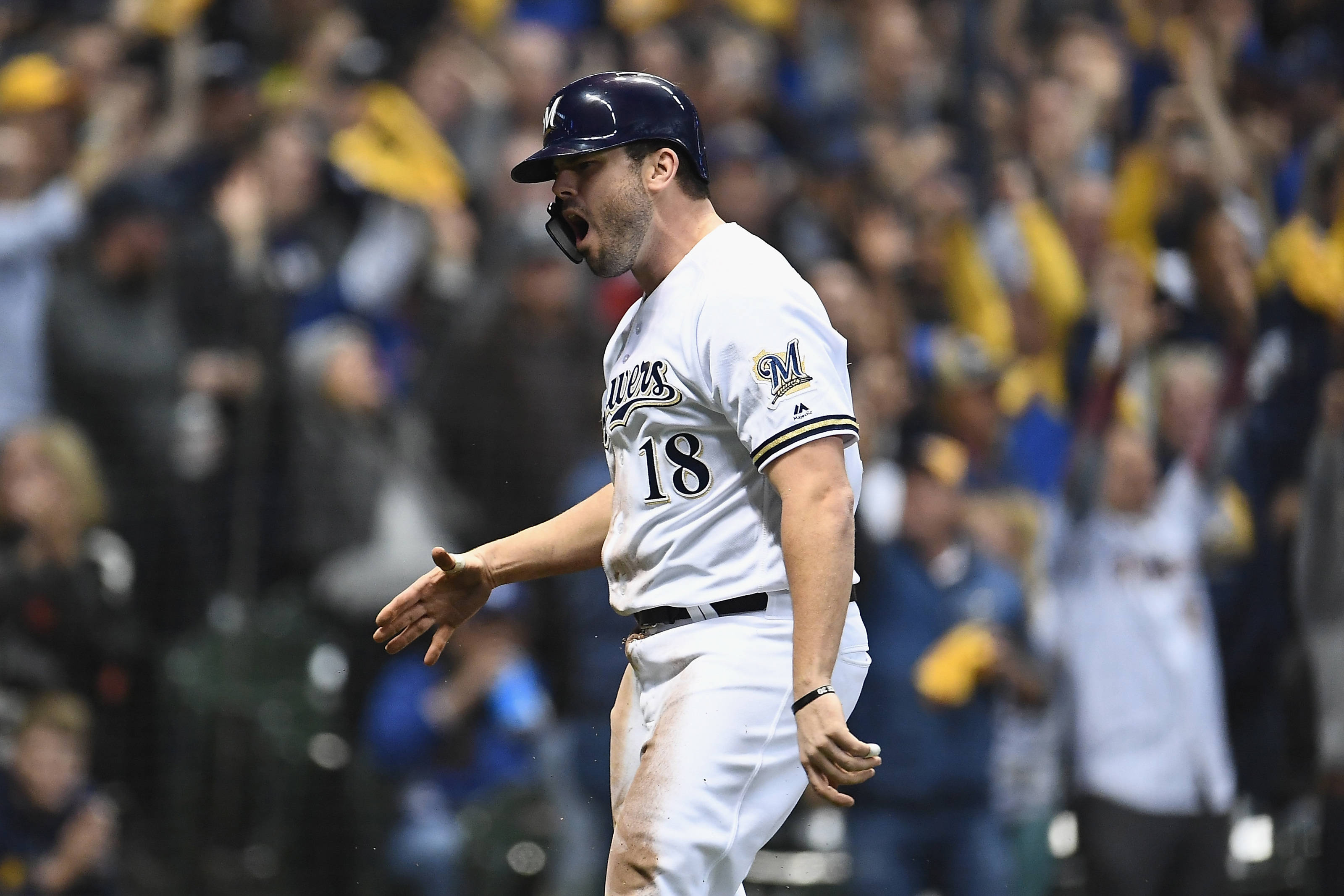 Mike Moustakas, number 18, white uniform, 2K Desktop Wallpaper