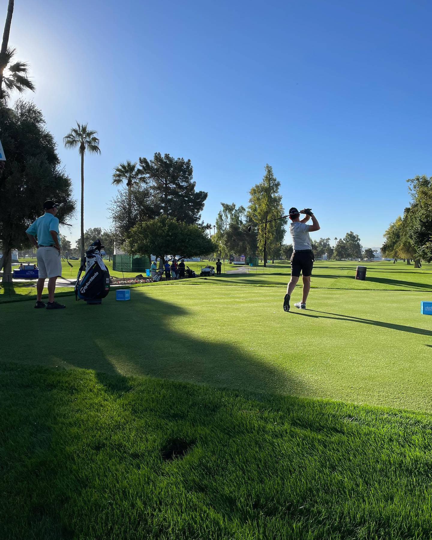 Mike Weir, golfer, sunlit green course, HD Phone Wallpaper