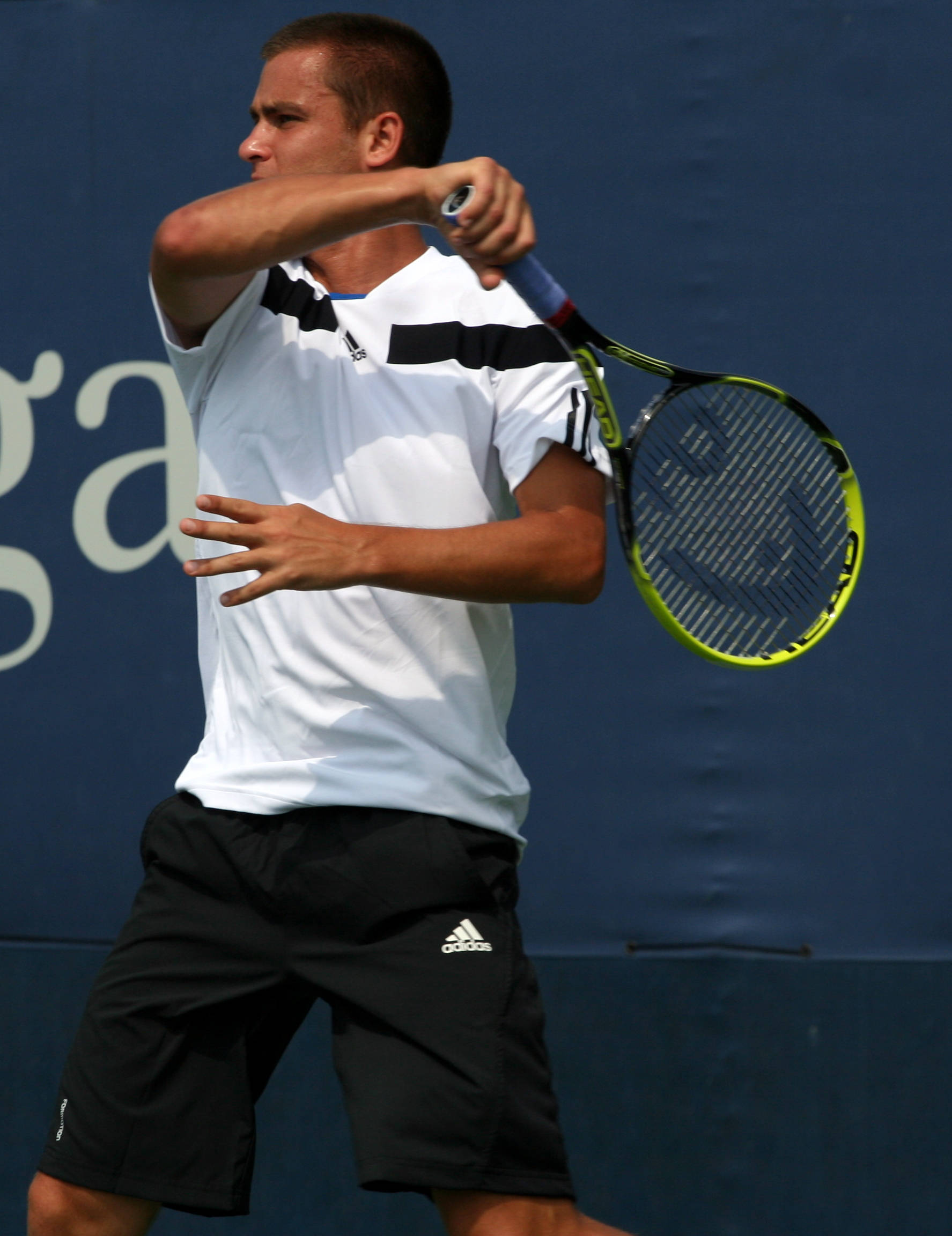 Mikhail Youzhny, yellow racket, blue court wall, Full HD Phone Wallpaper