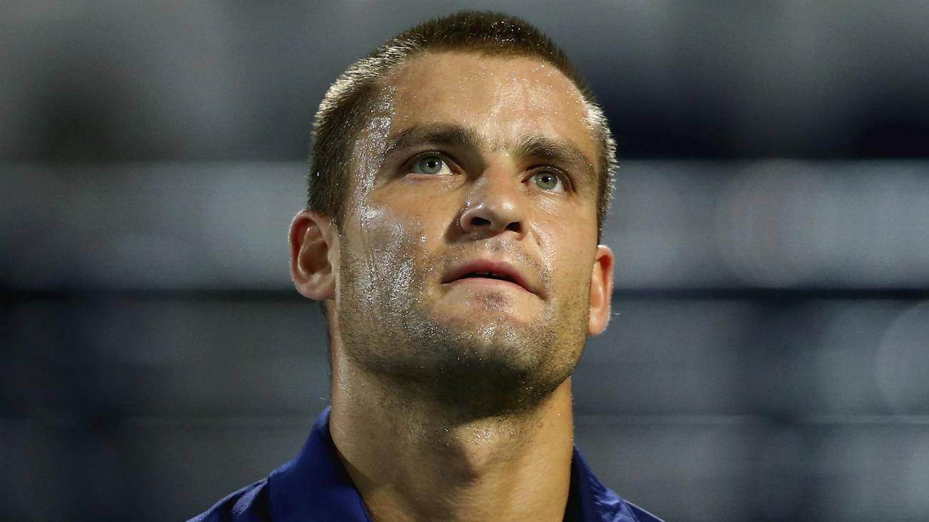 Mikhail Youzhny, stadium lights, blurred seating, HD Desktop Wallpaper