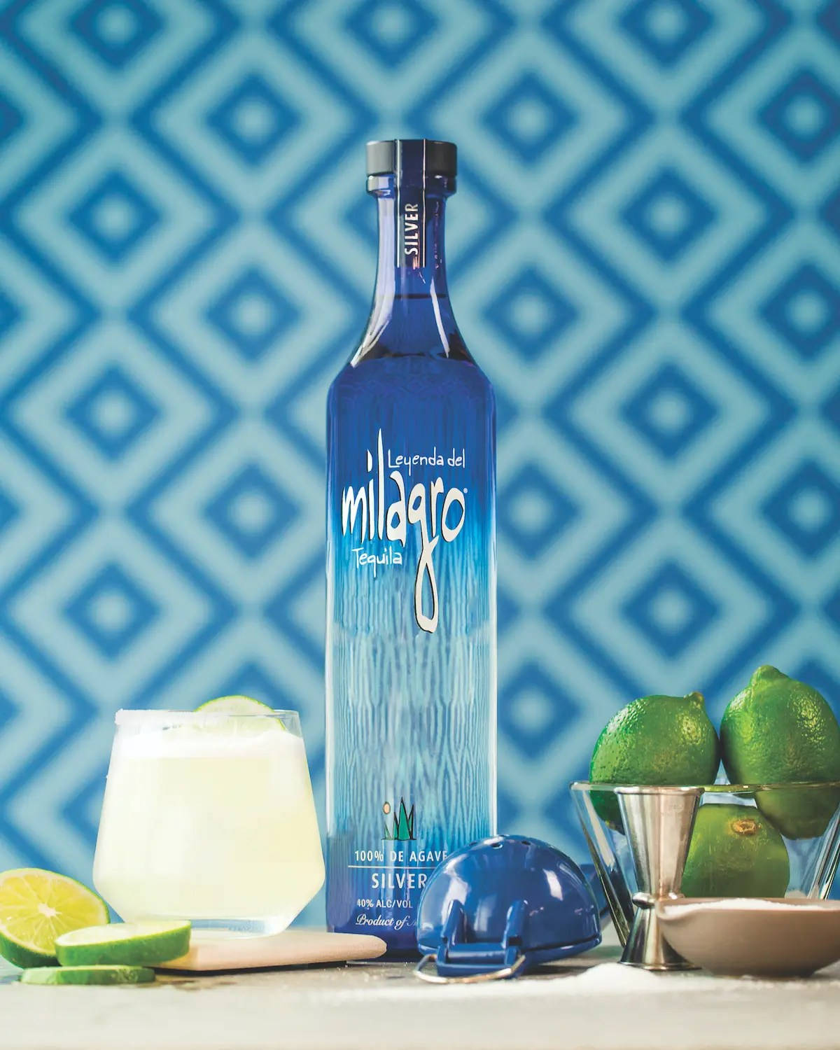 Milagro Tequila Silver, fresh margarita, blue tequila bottle, HD Phone Wallpaper