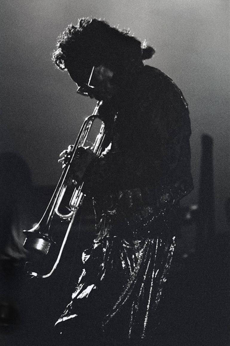 Miles Davis, trumpet, stage lighting, SD Phone Wallpaper