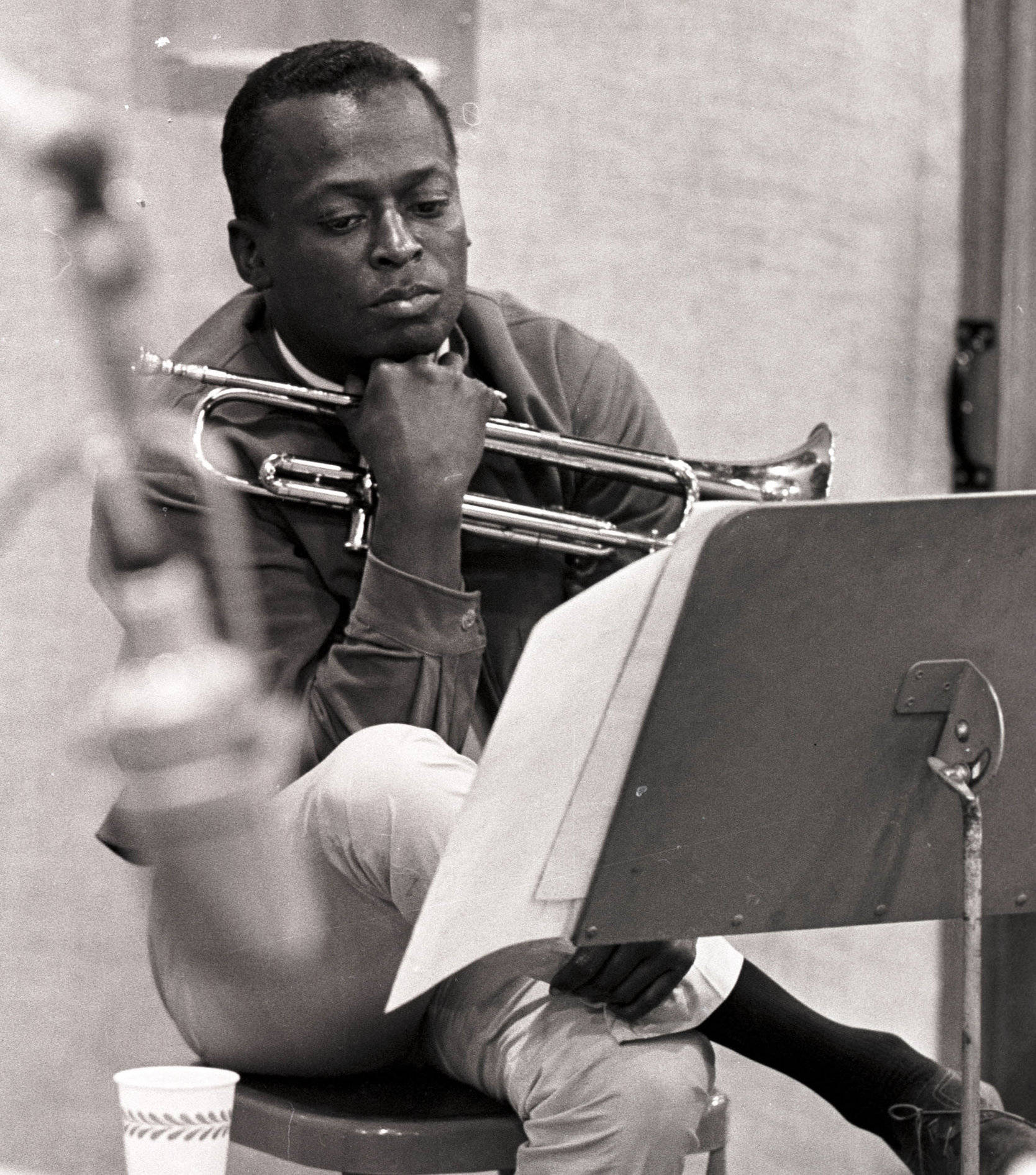 Miles Davis, jazz trumpeter, music stand, HD Phone Wallpaper