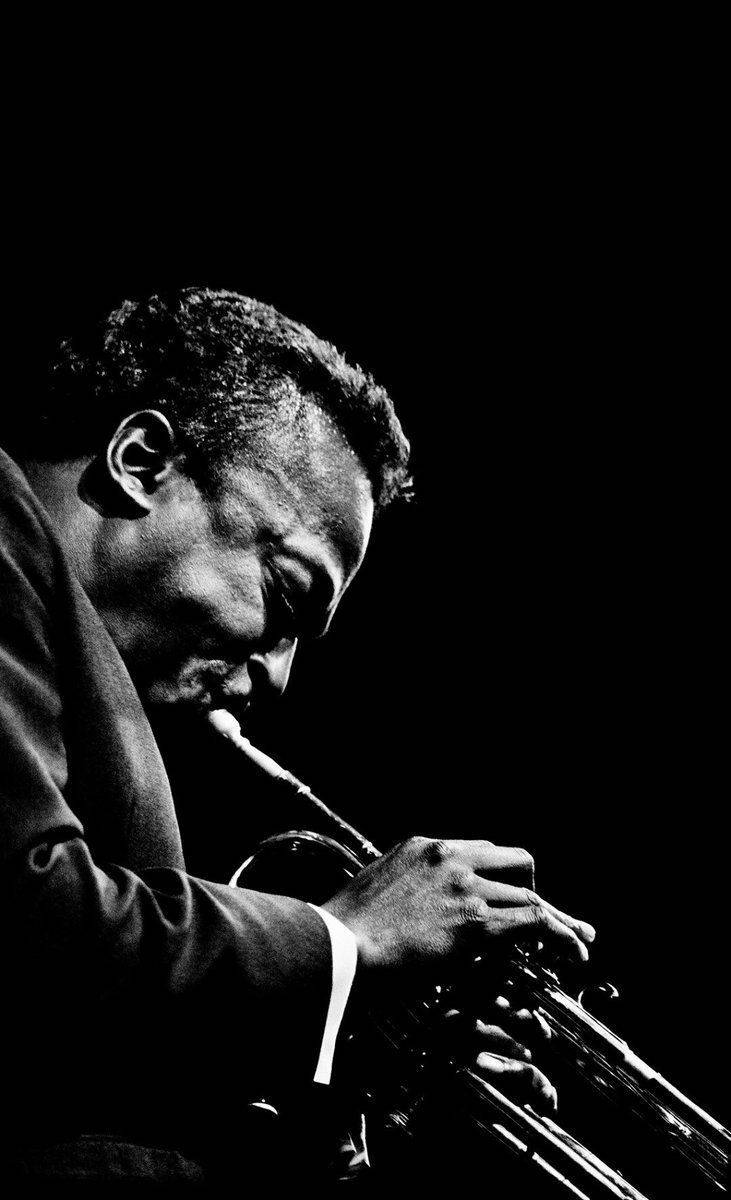 Miles Davis, jazz trumpeter, suit, SD Phone Wallpaper