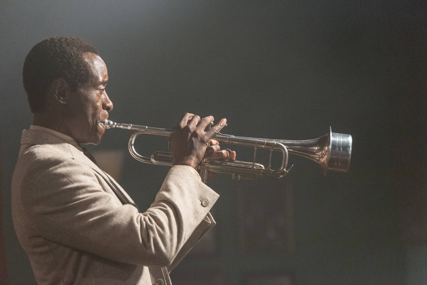 Miles Davis, trumpet, beige suit, HD Desktop Wallpaper