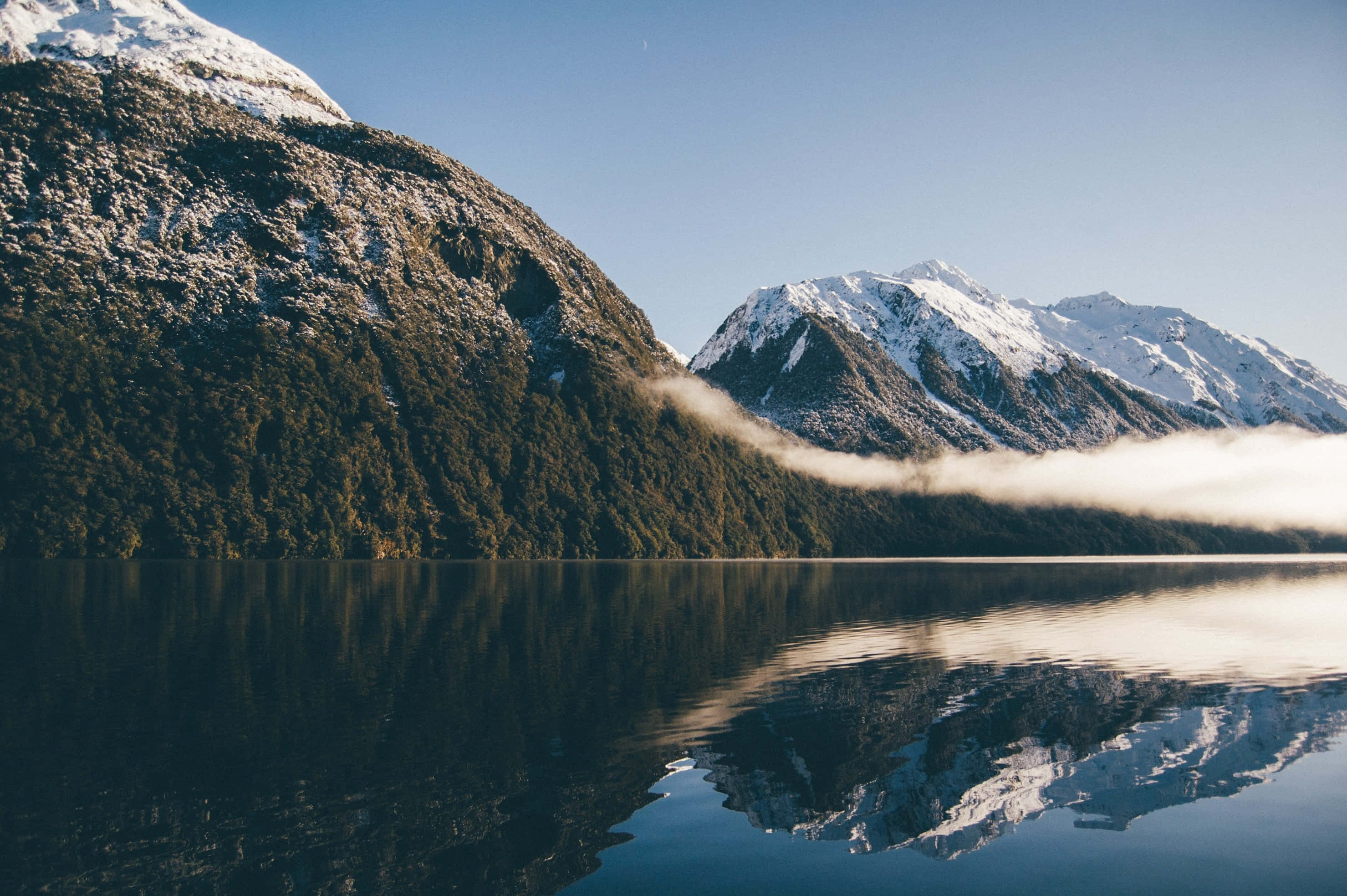 Milford Sound, snowcapped mountains, calm lake, 2K Desktop Wallpaper
